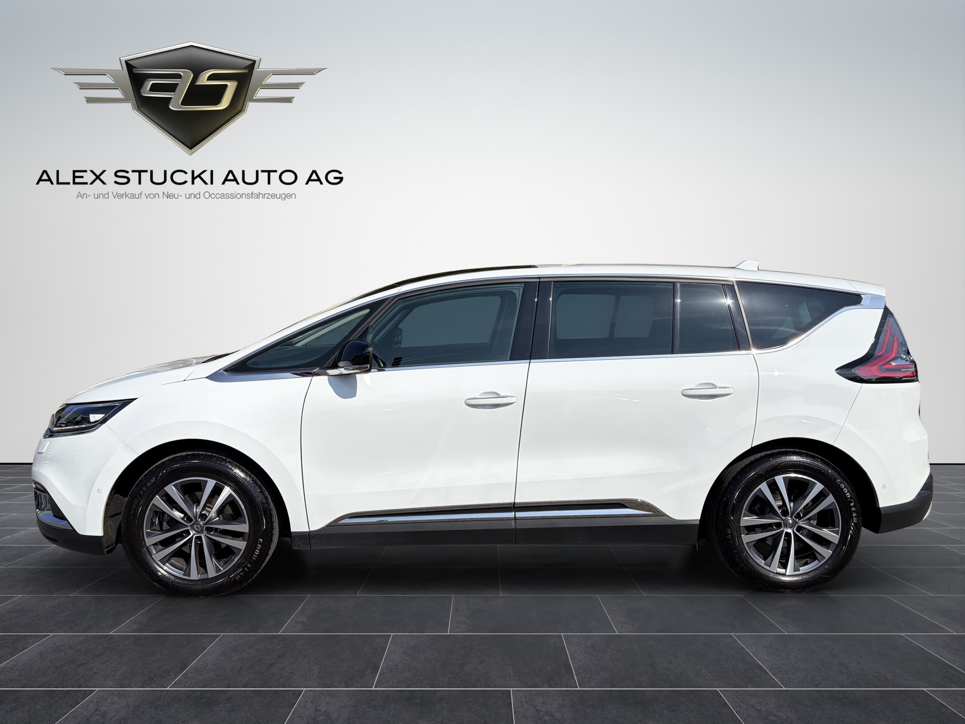 RENAULT Espace 2.0 dCi Techno EDC 6-image-3