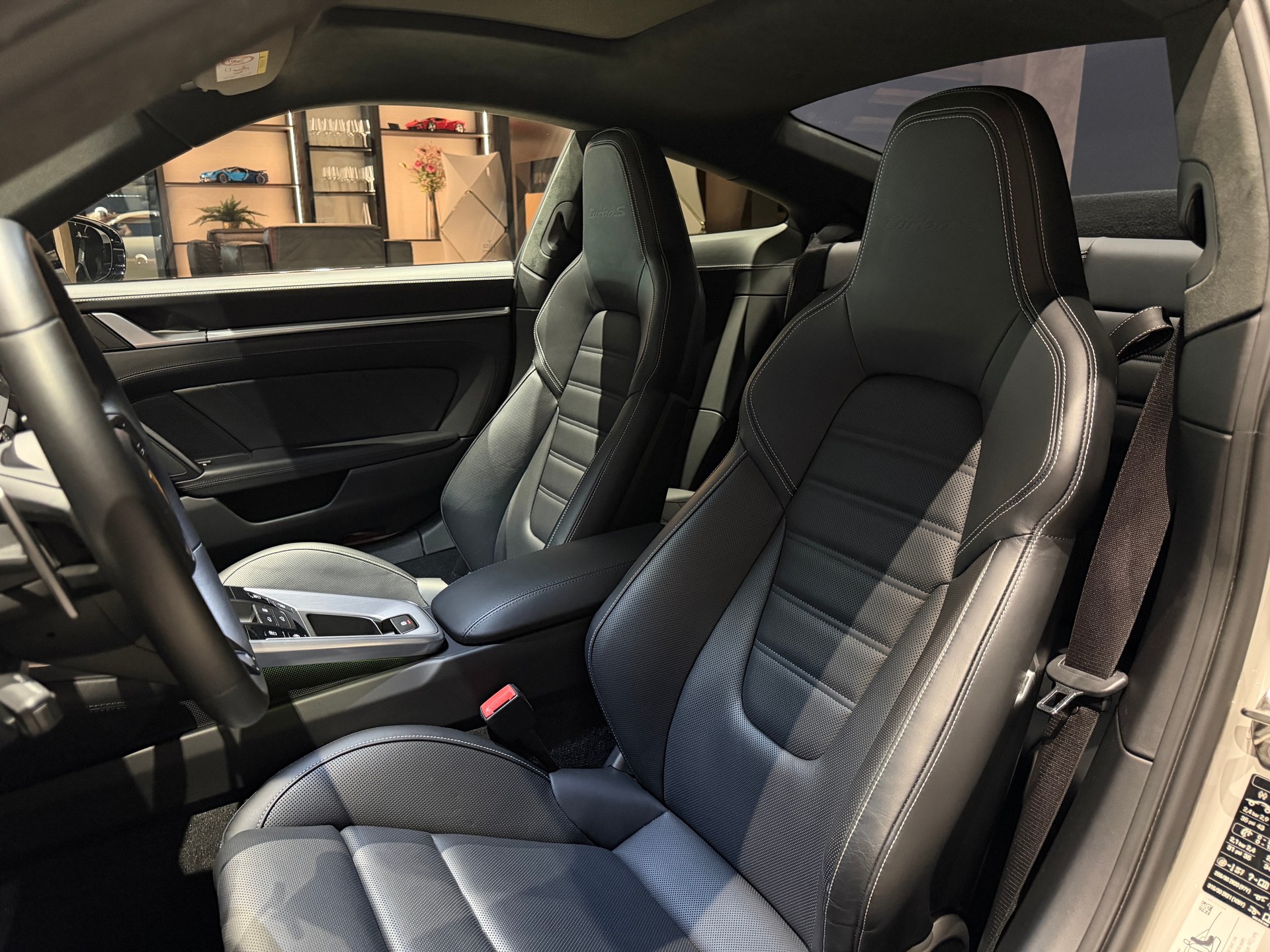 PORSCHE 911 Turbo S PDK-image-10