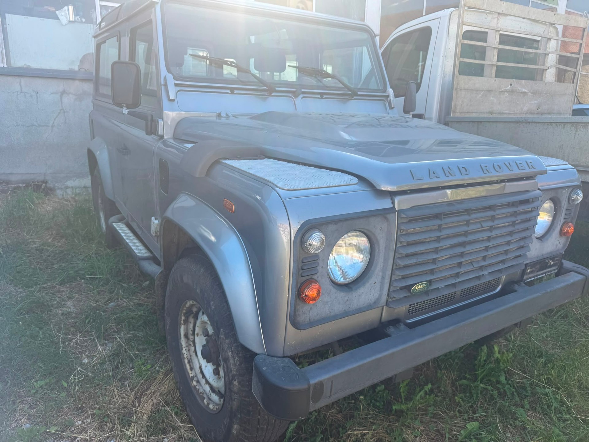 LAND ROVER Defender 90 2.2 TD4 Station Wagon-image-1