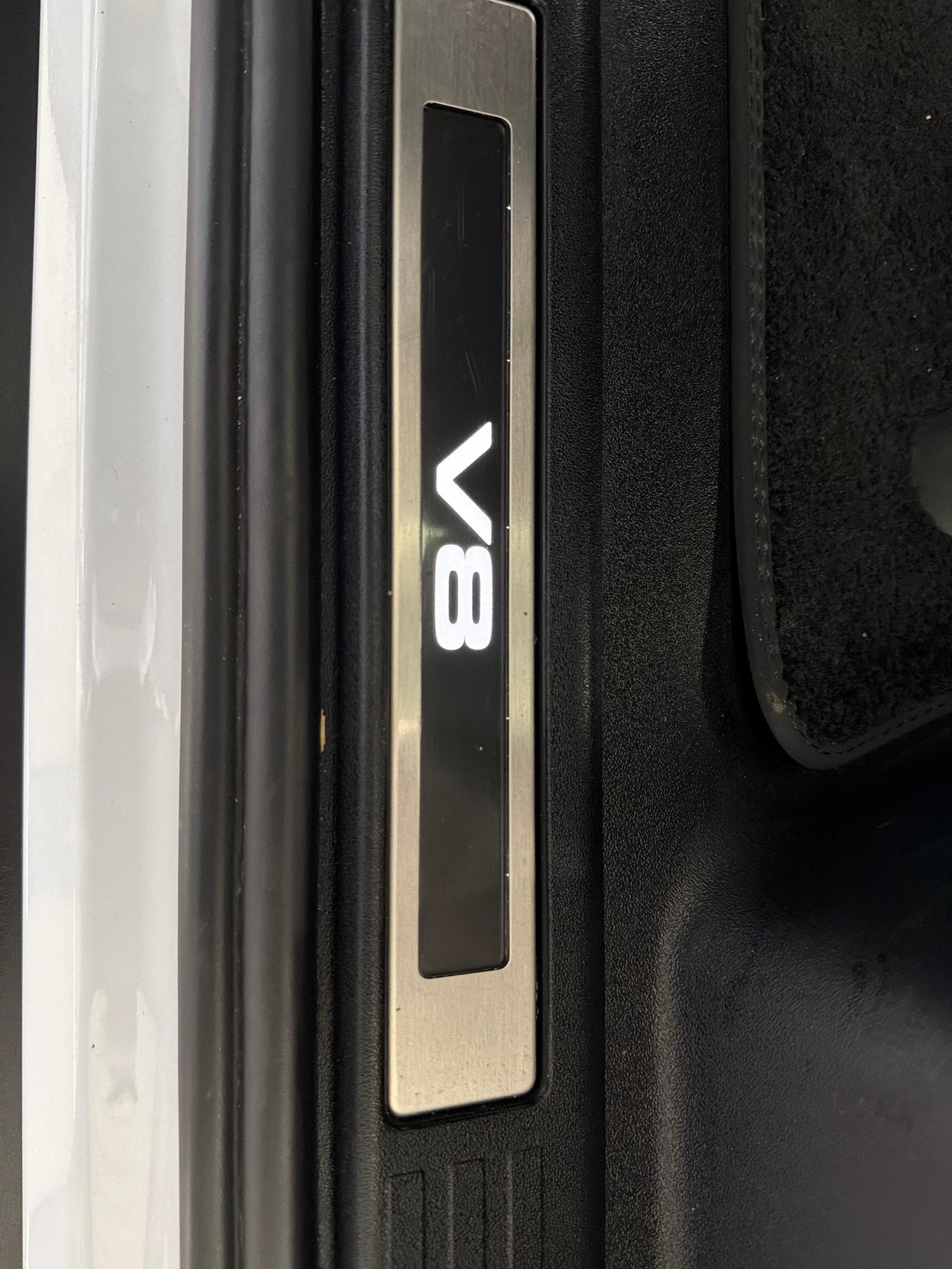 LAND ROVER Defender 110 5.0 V8 SC 525PS, klimatisierte Vordersitze-image-17