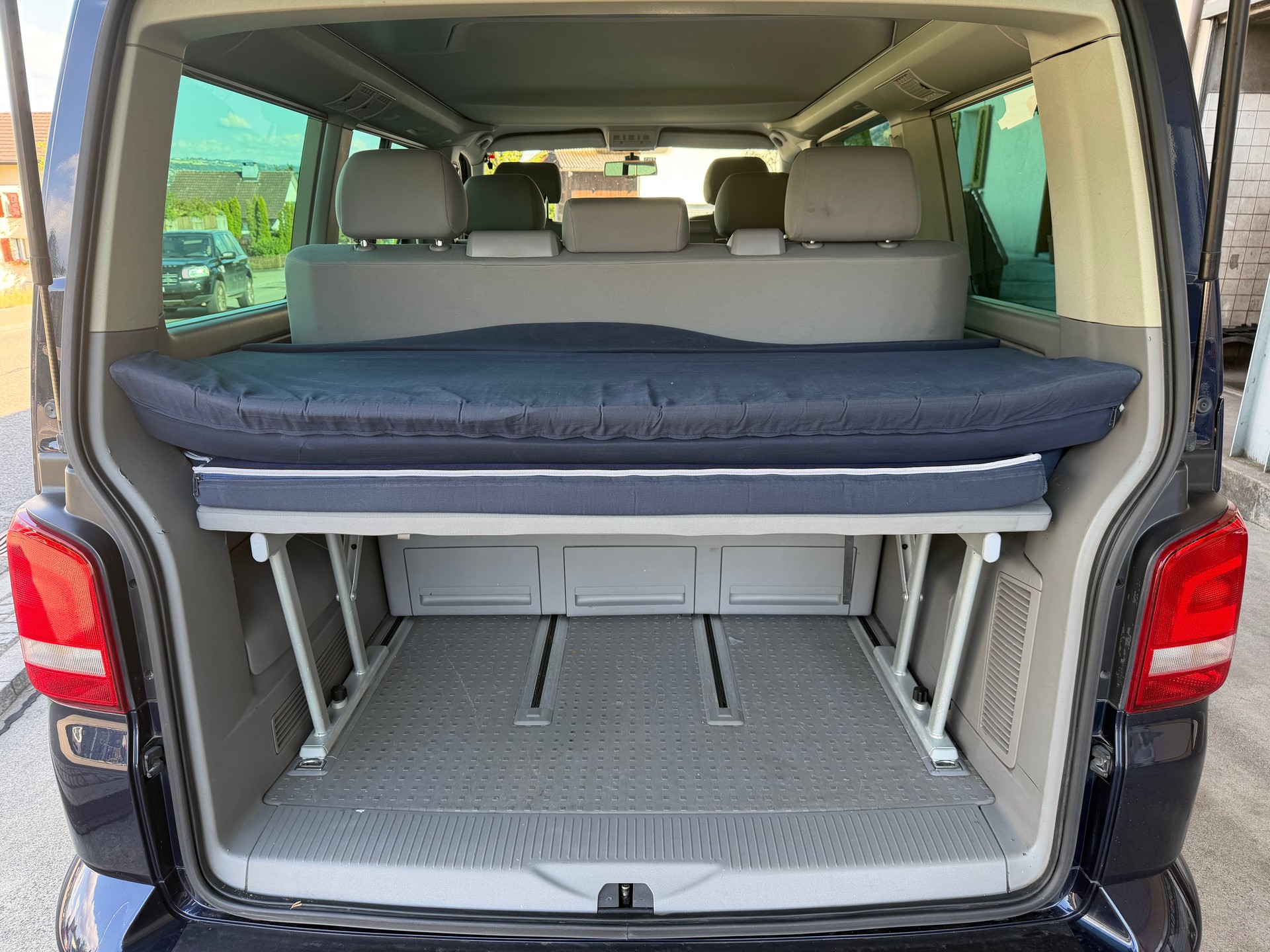 VW T5 California 2.0 TDI Beach-image-12