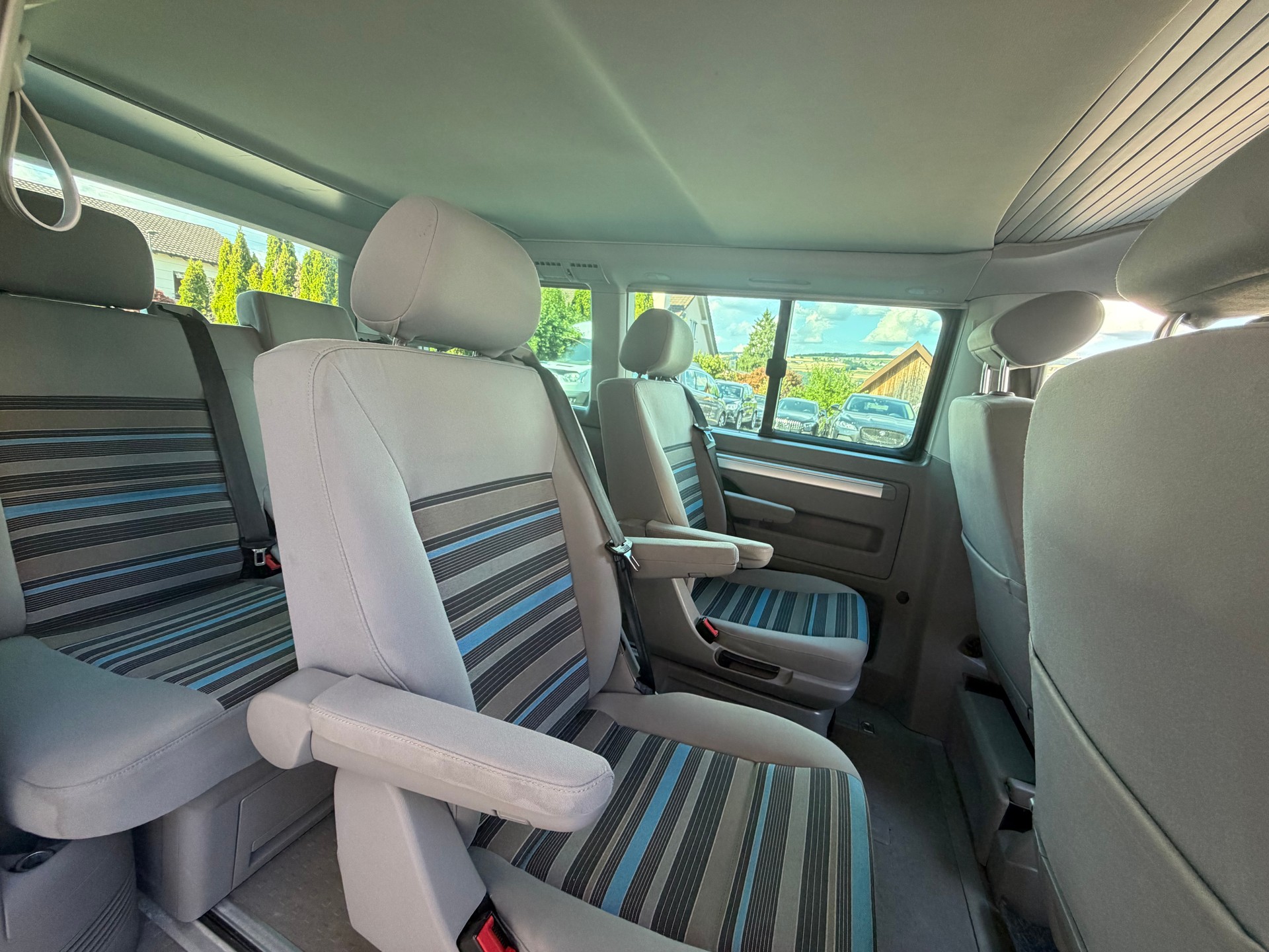 VW T5 California 2.0 TDI Beach-image-9