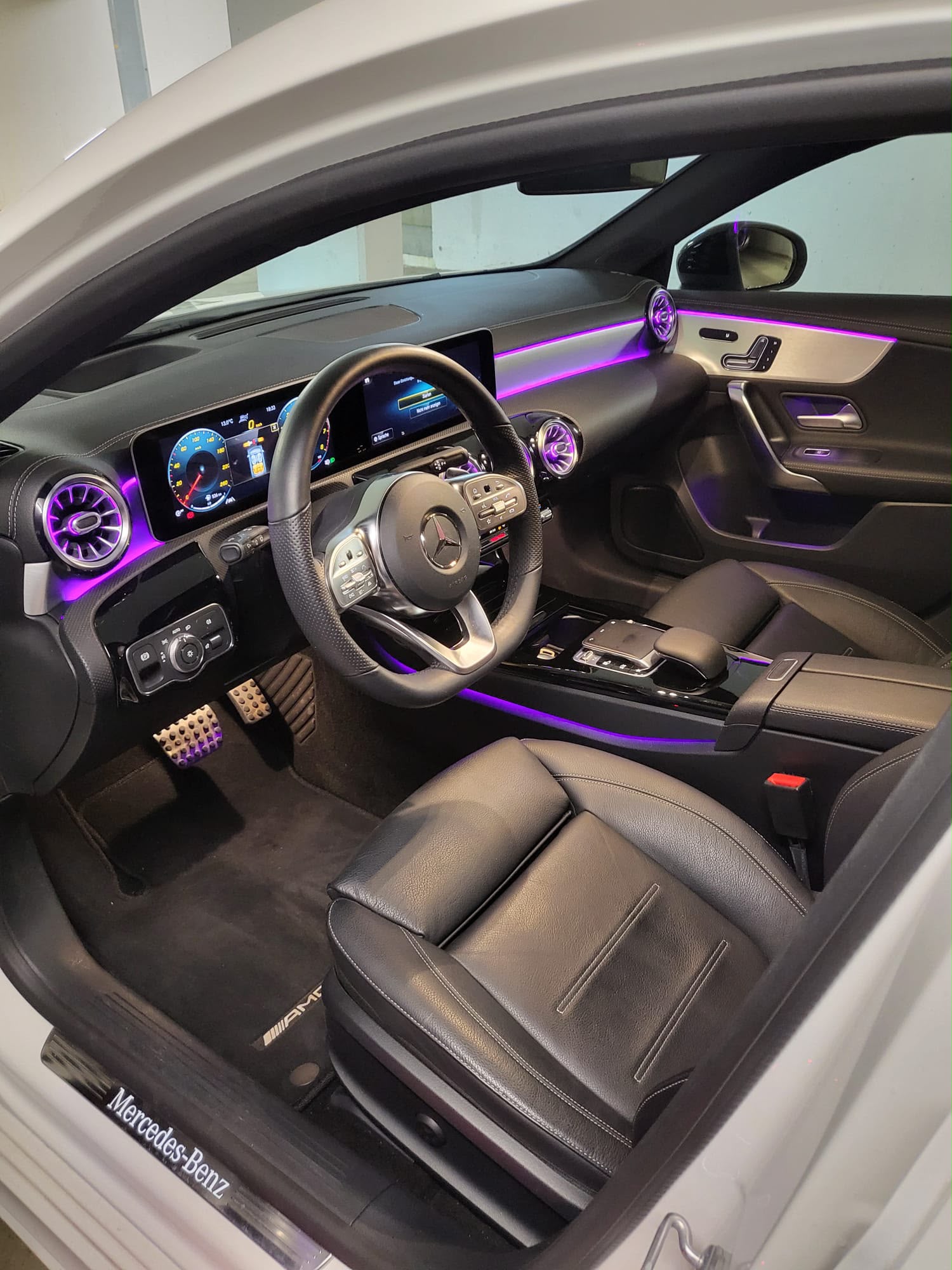 MERCEDES-BENZ A 250 4Matic AMG Line 4Matic 7G-DCT-image-3