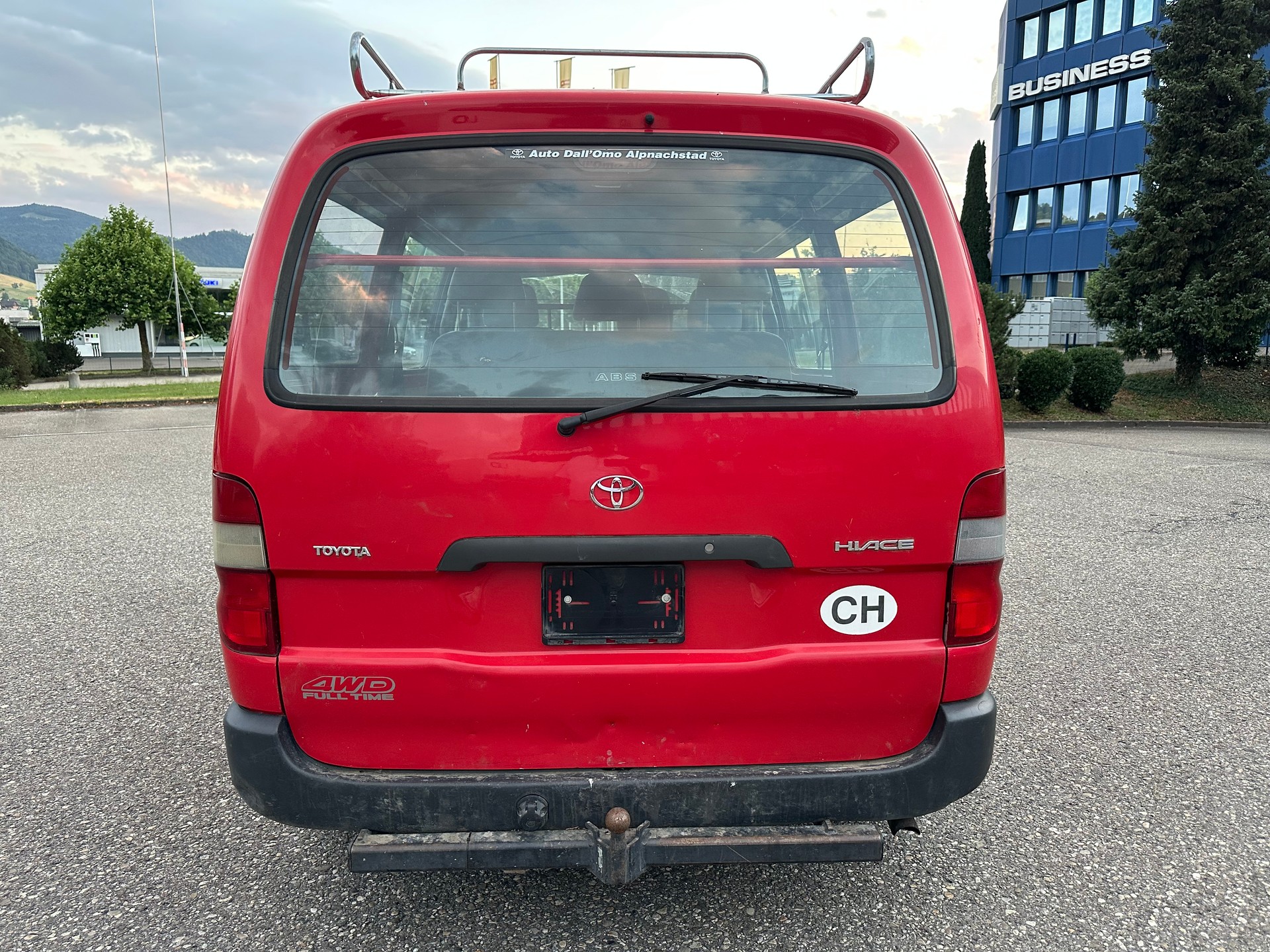 TOYOTA Hiace D-4D Kombi 4WD SWB-image-8