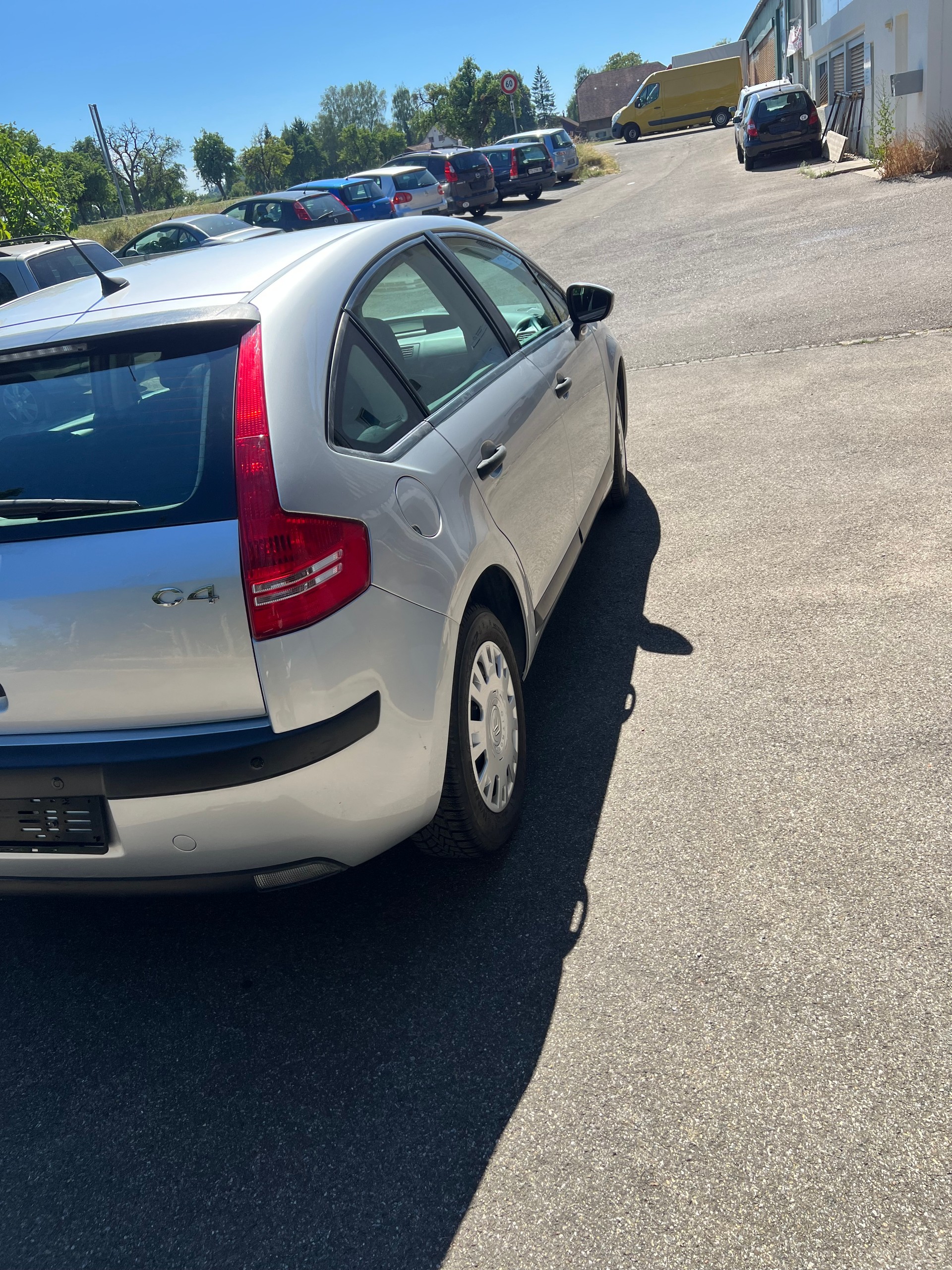 CITROEN C4 Berline 1.4i 16V Essentiel (X)-image-6