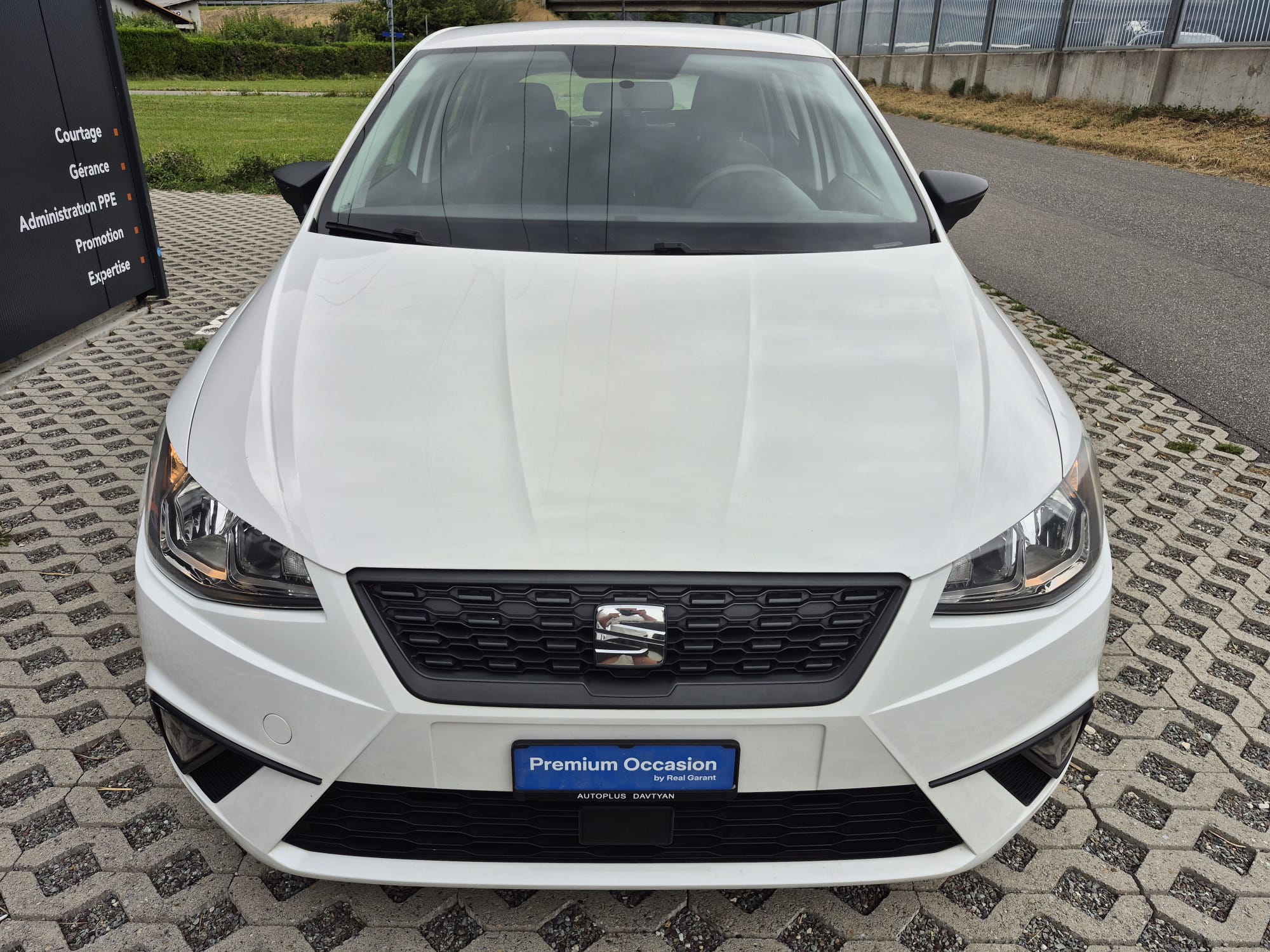 Car photo