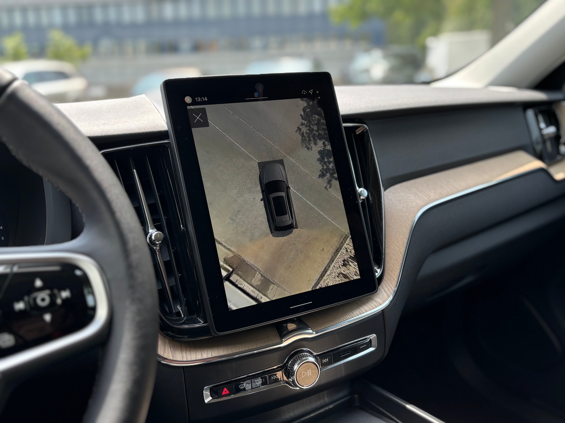 VOLVO XC60 2.0 B5 MH Plus Dark AWD-image-14