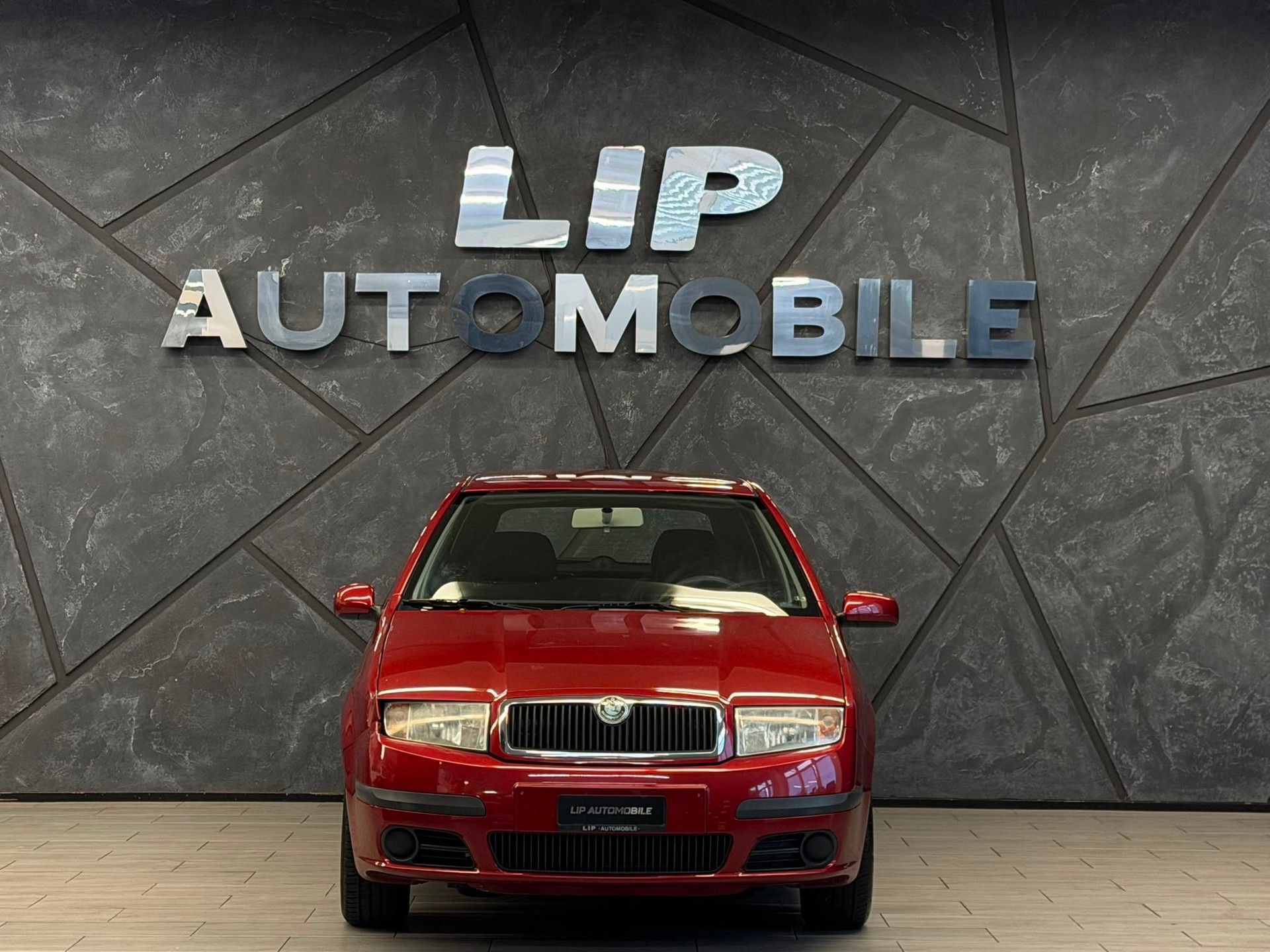 SKODA Fabia 1.4 16V Elegance-image-1