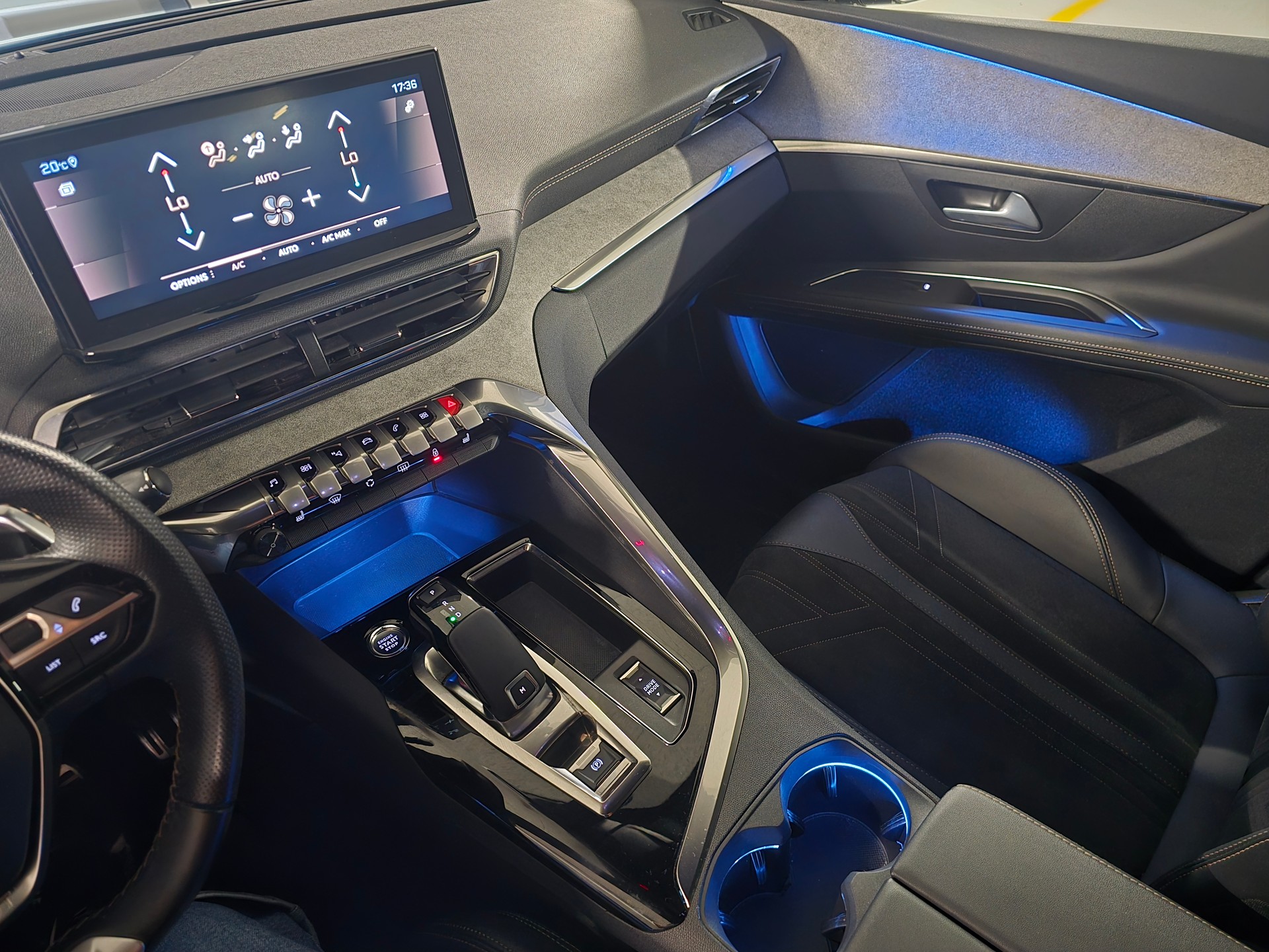 PEUGEOT 3008 1.5 BlueHDi GT EAT8 CH-Fahrzeug-image-10