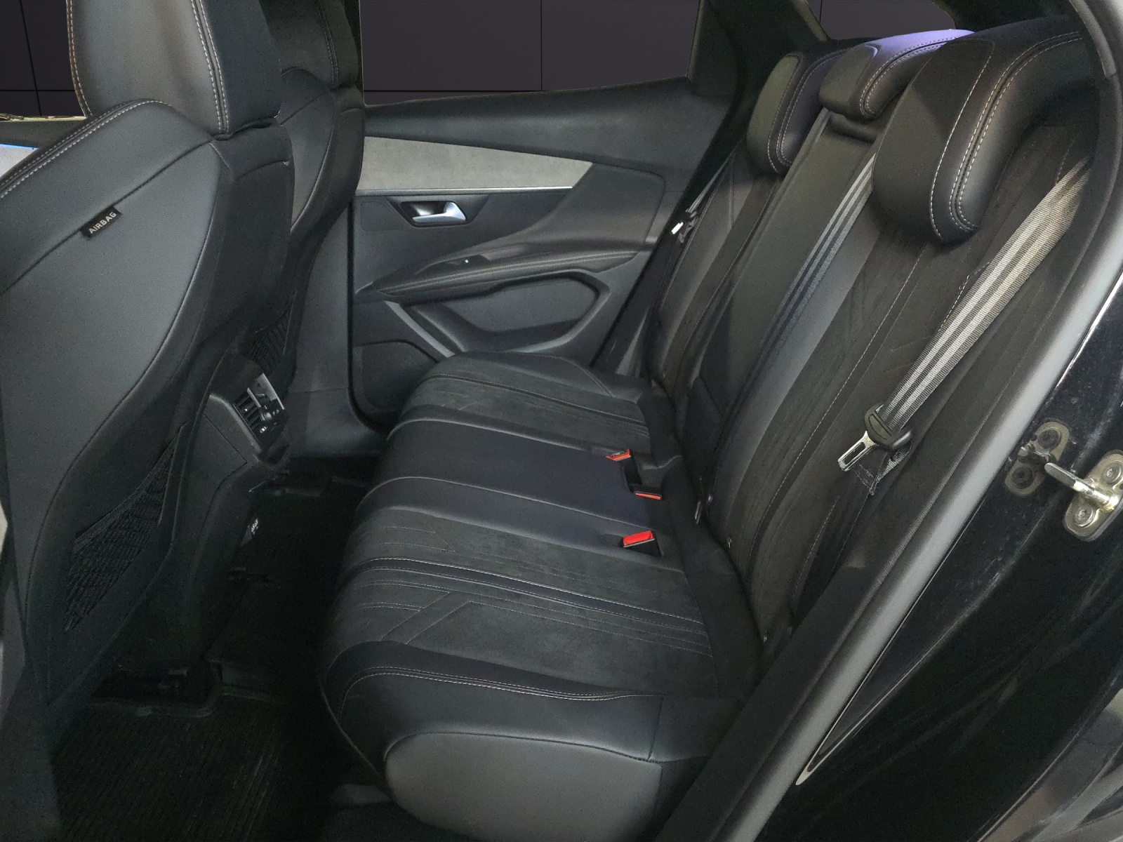 PEUGEOT 3008 1.5 BlueHDi GT EAT8 CH-Fahrzeug-image-19