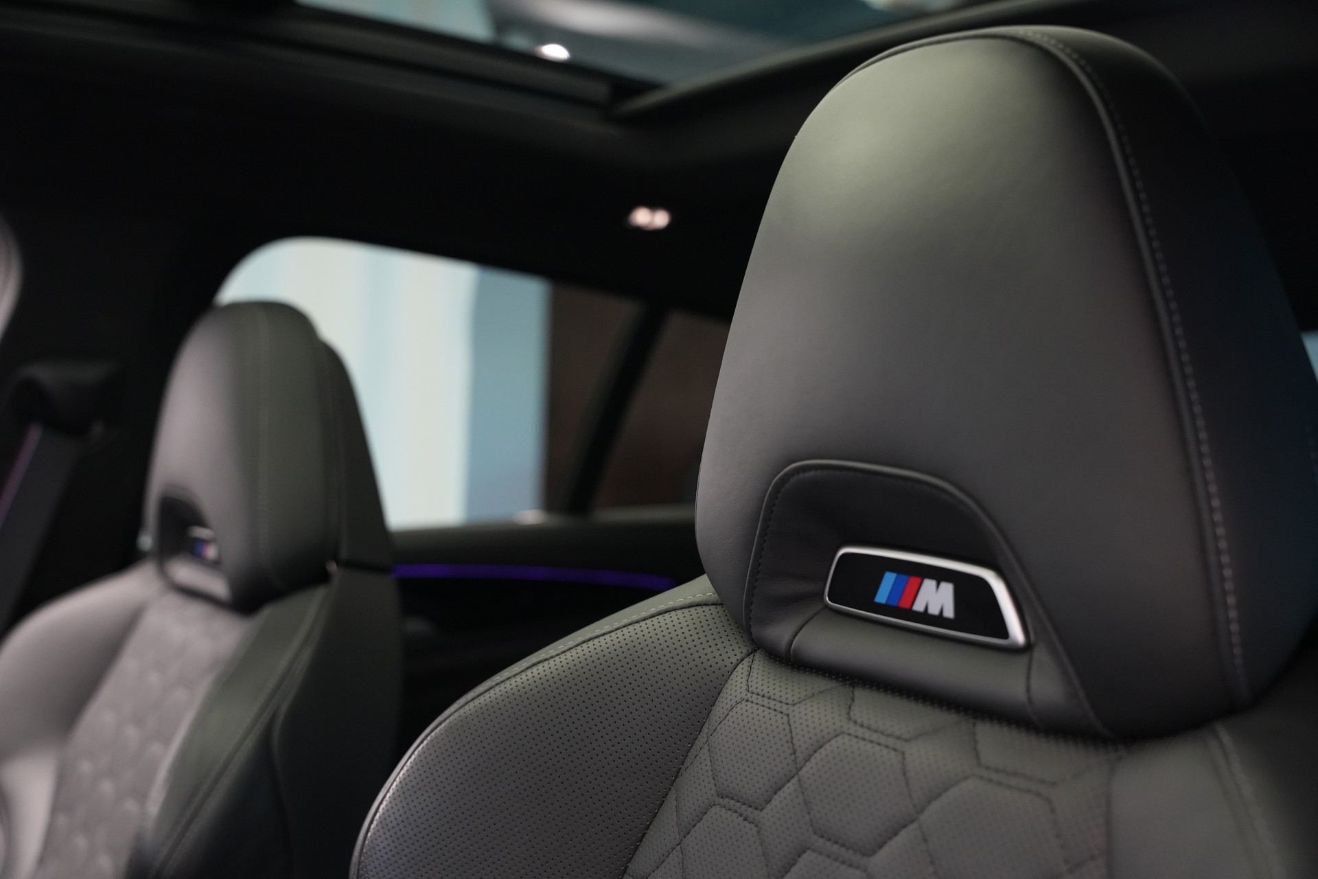 BMW X4M xDrive M Competition Steptronic *Panorama* *Lenkradheizung* *HuD*-image-31