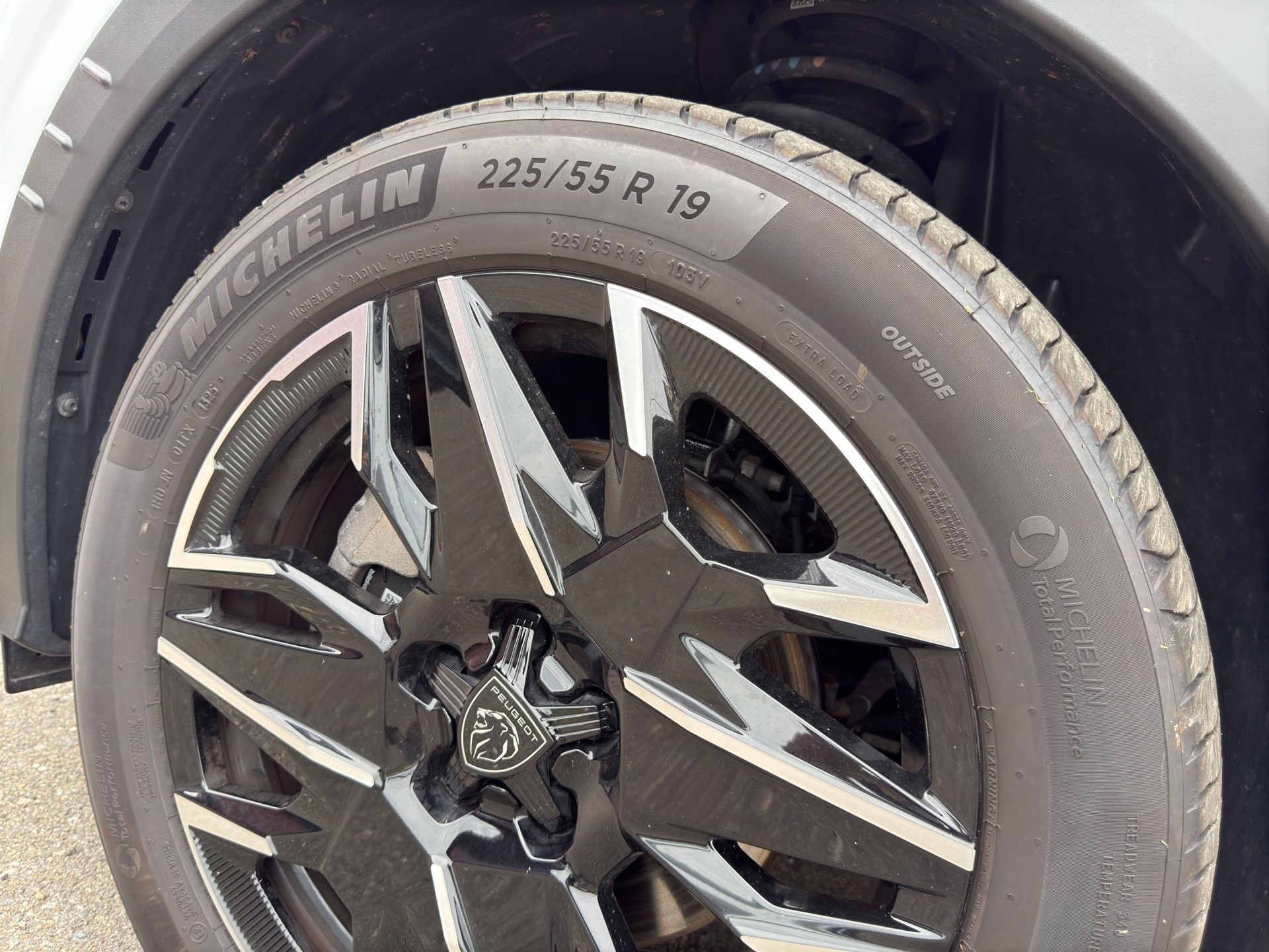 PEUGEOT 5008 1.2 Hybrid e-DCS6 GT 7 Plätzer-image-41
