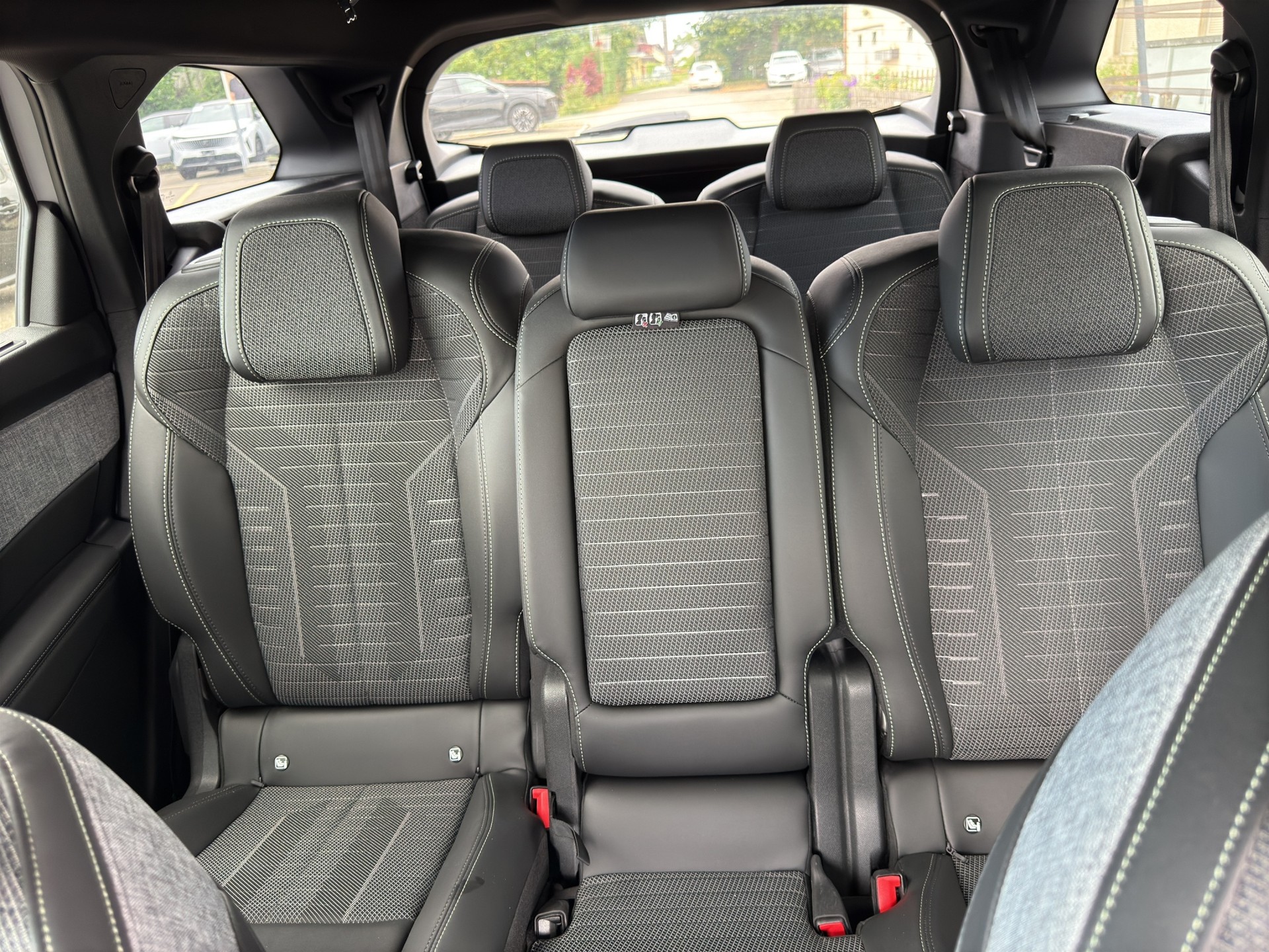 PEUGEOT 5008 1.2 Hybrid e-DCS6 GT 7 Plätzer-image-38