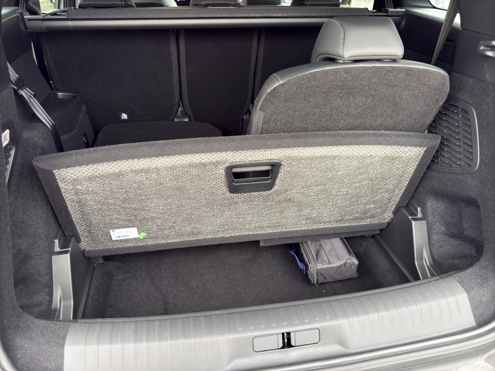PEUGEOT 5008 1.2 Hybrid e-DCS6 GT 7 Plätzer-image-24
