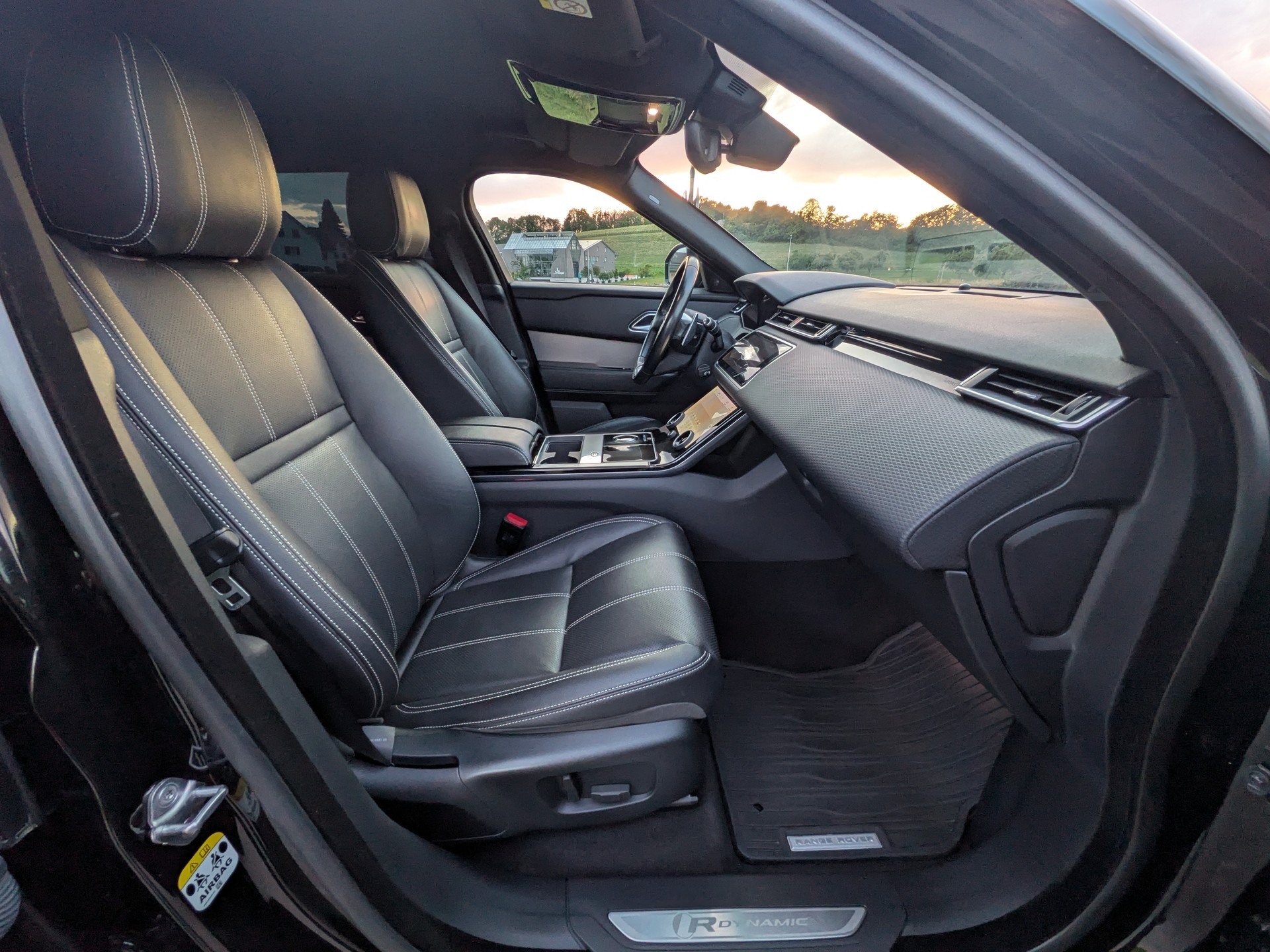 LAND ROVER Range Rover Velar R-Dynamic P 250 SE Automatic-image-12