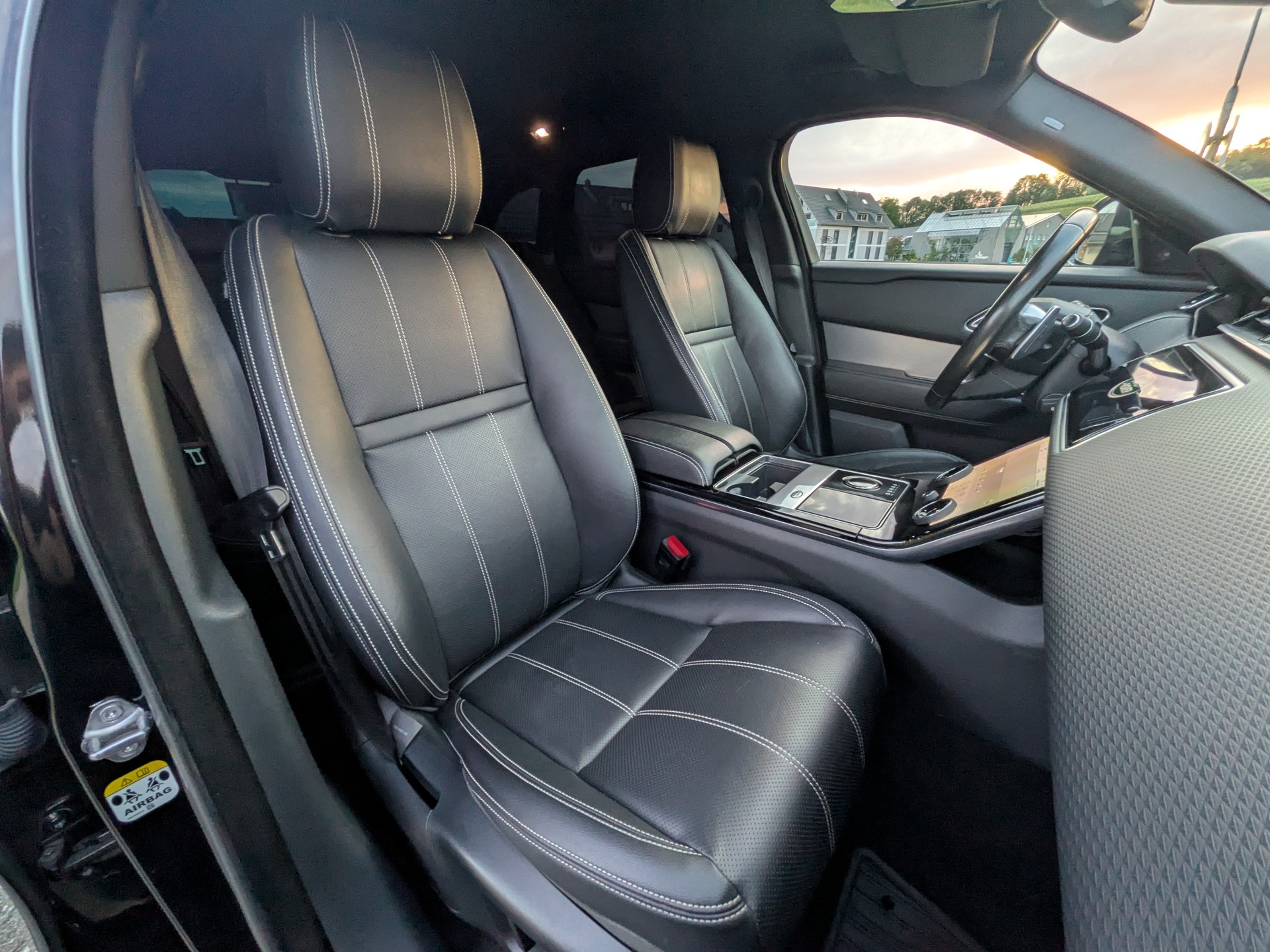 LAND ROVER Range Rover Velar R-Dynamic P 250 SE Automatic-image-13