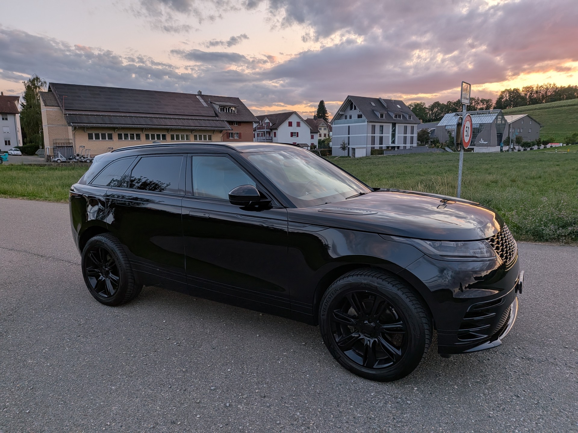 LAND ROVER Range Rover Velar R-Dynamic P 250 SE Automatic-image-3