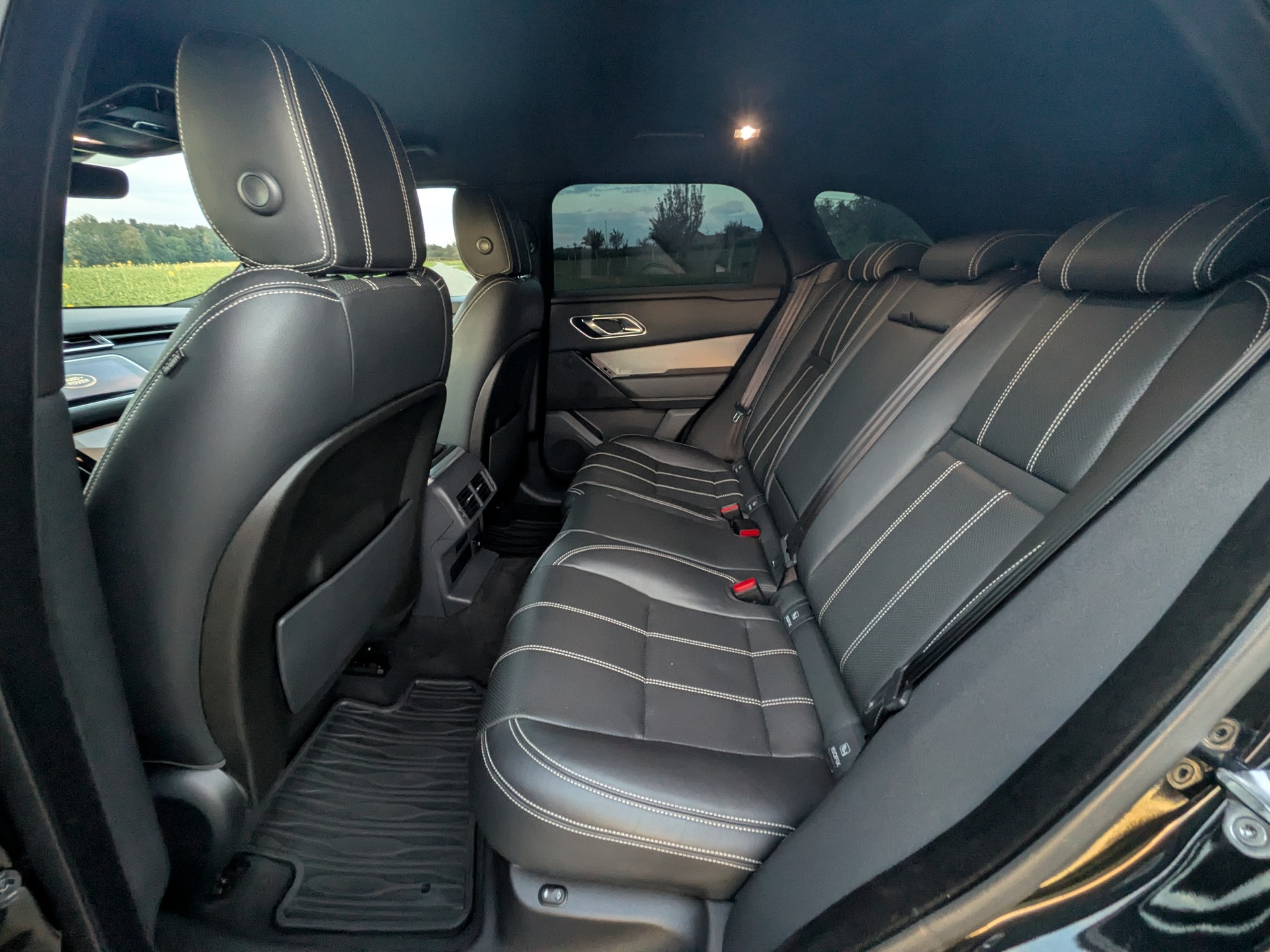 LAND ROVER Range Rover Velar R-Dynamic P 250 SE Automatic-image-17
