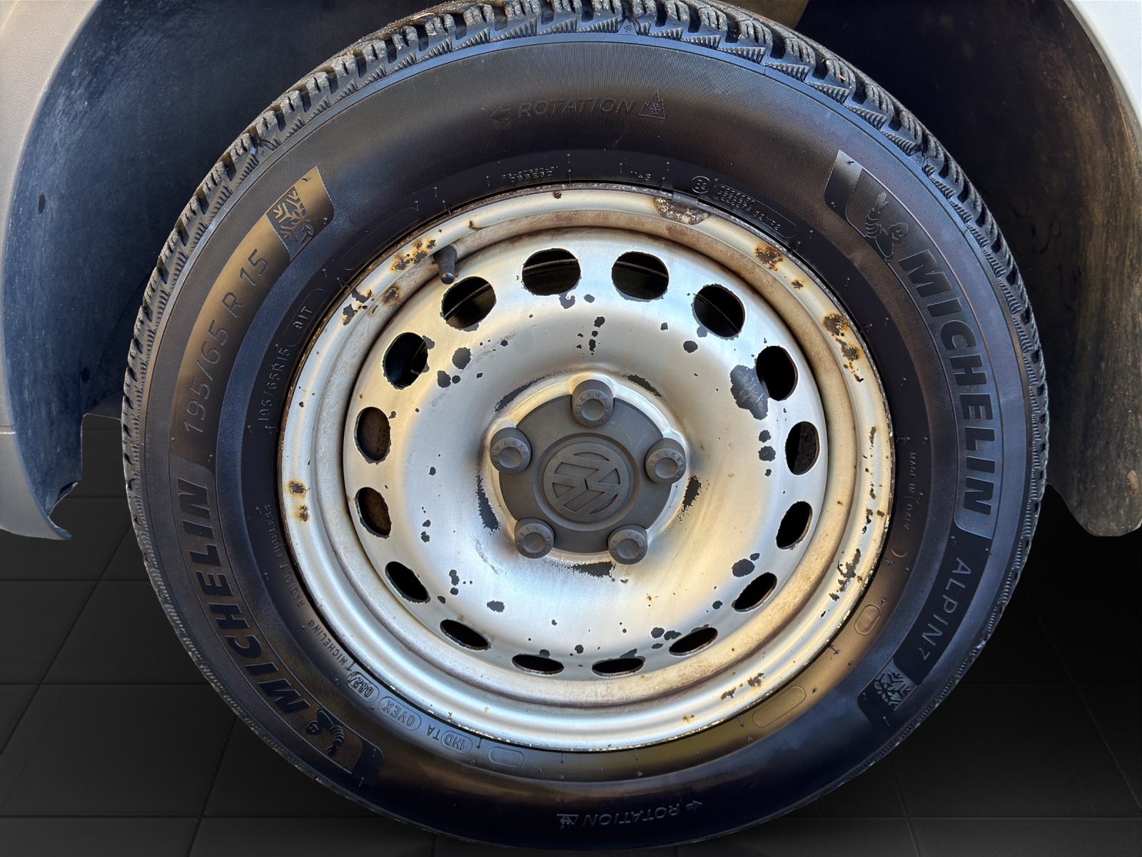 VW Caddy 1.4-image-16