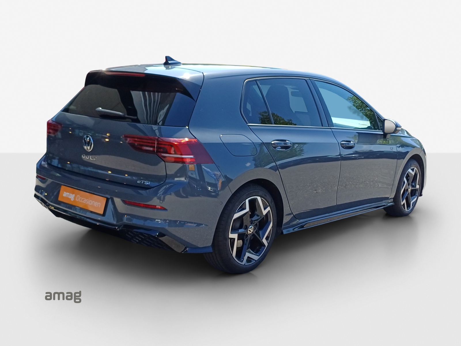 VW Golf 1.5 e TSI mHEV R-Line DSG-image-4