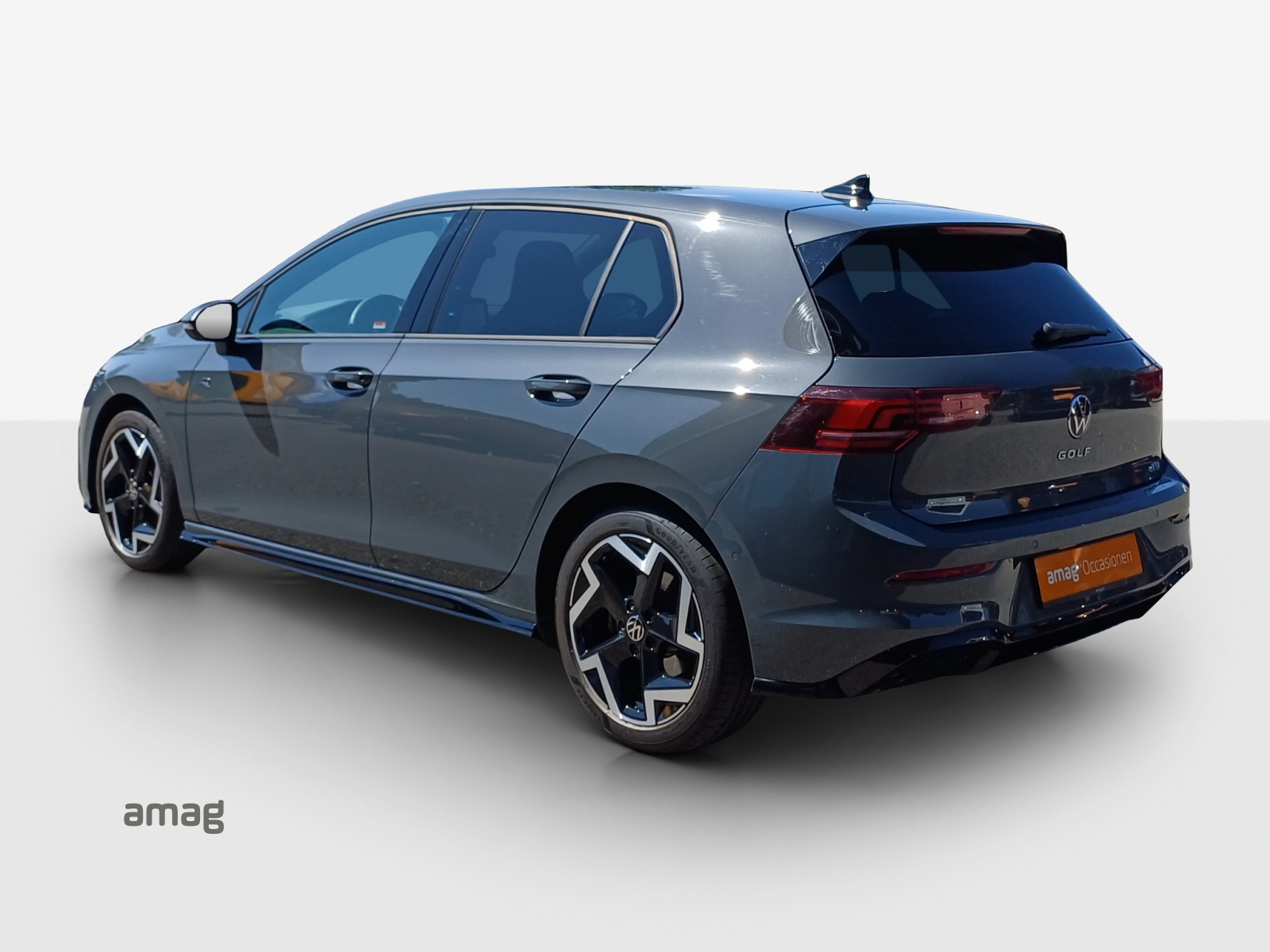 VW Golf 1.5 e TSI mHEV R-Line DSG-image-2
