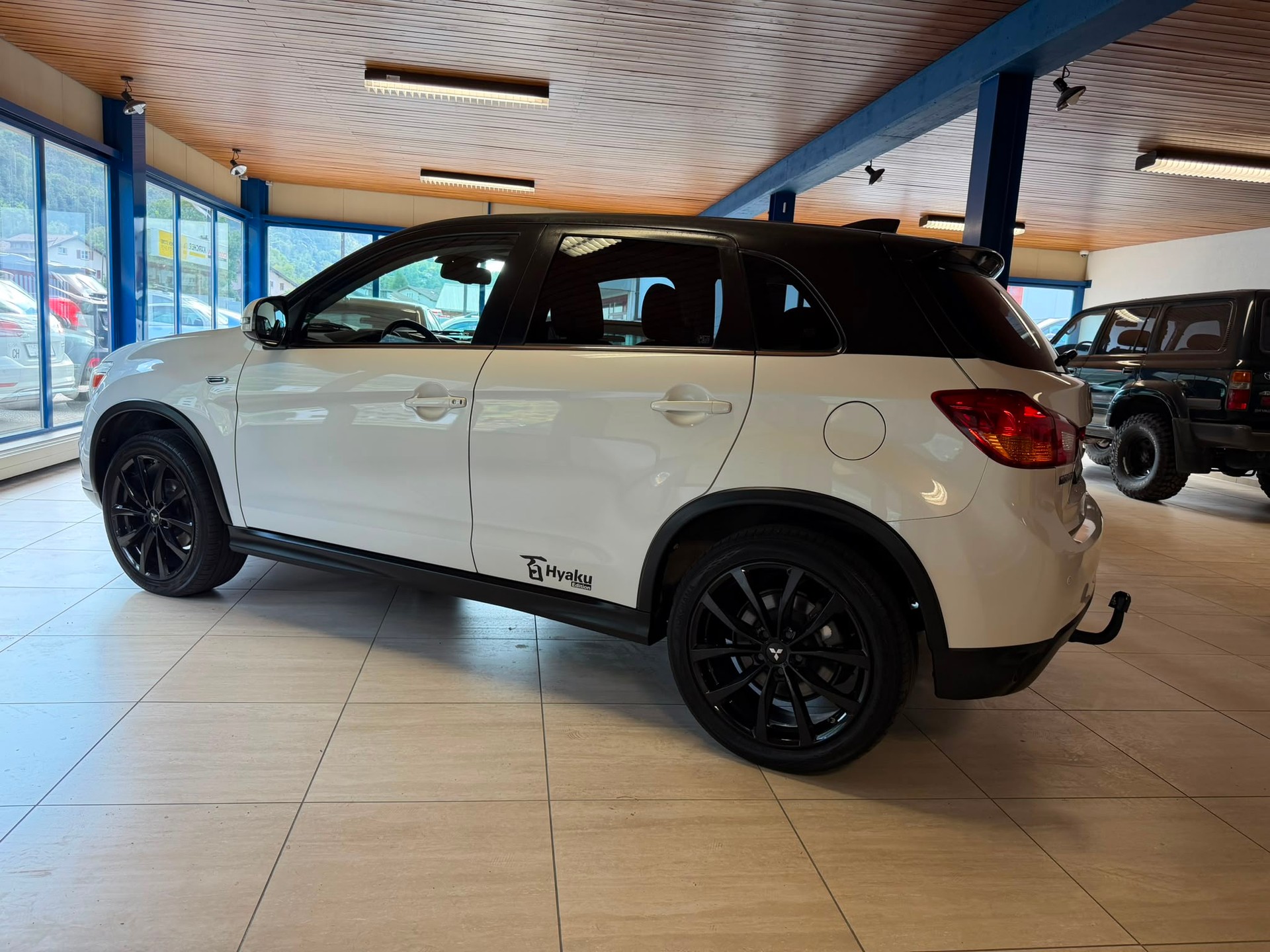 MITSUBISHI ASX 2.2 DID Style Hyaku Edition 4WD Automatic-image-6