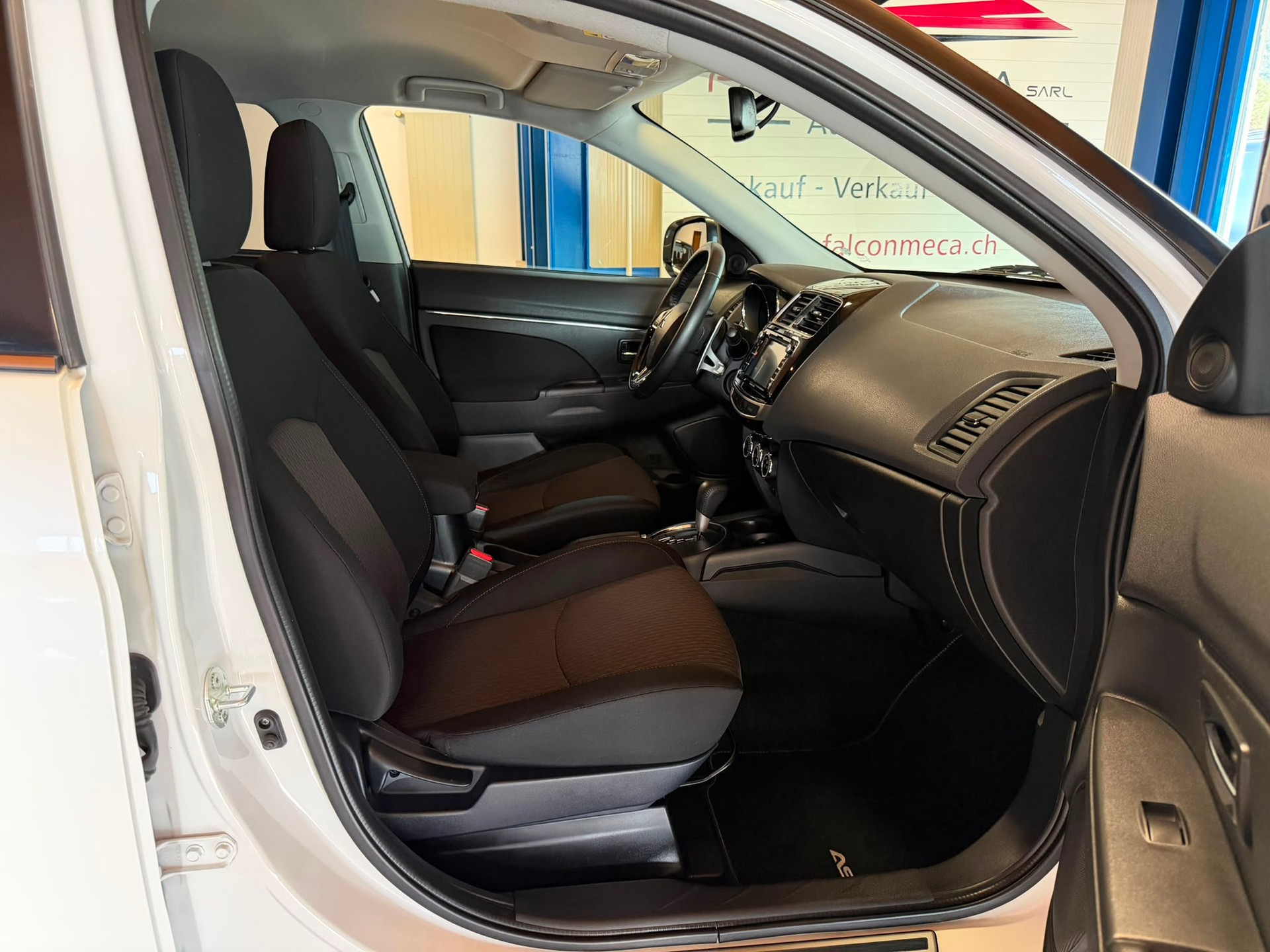 MITSUBISHI ASX 2.2 DID Style Hyaku Edition 4WD Automatic-image-17