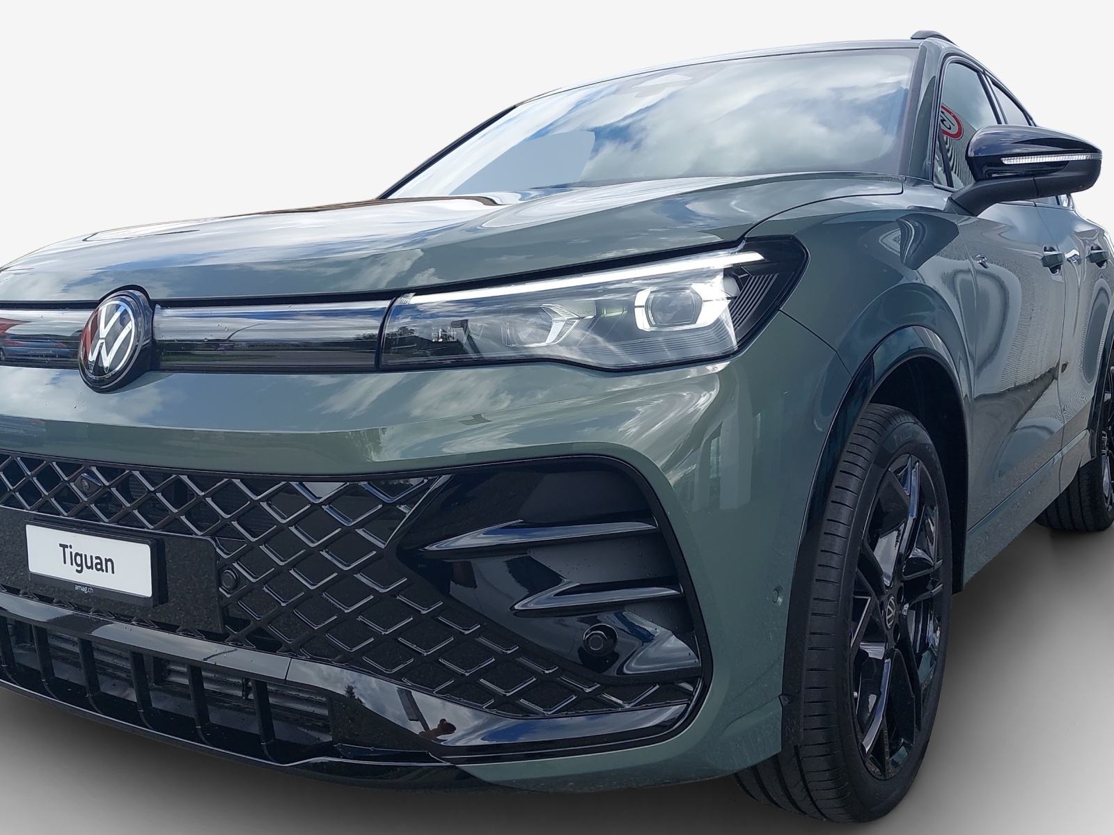 VW Tiguan 2.0 TSI DSG R-Line 4Motion-image-14