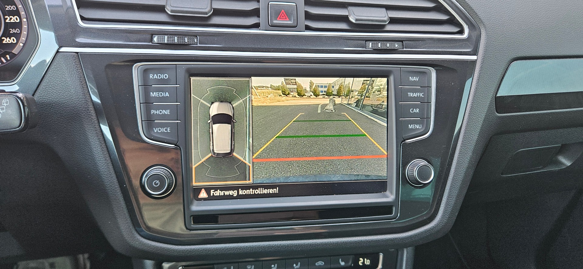 VW Tiguan 2.0 TDI SCR Highline4Motion DSG-image-12