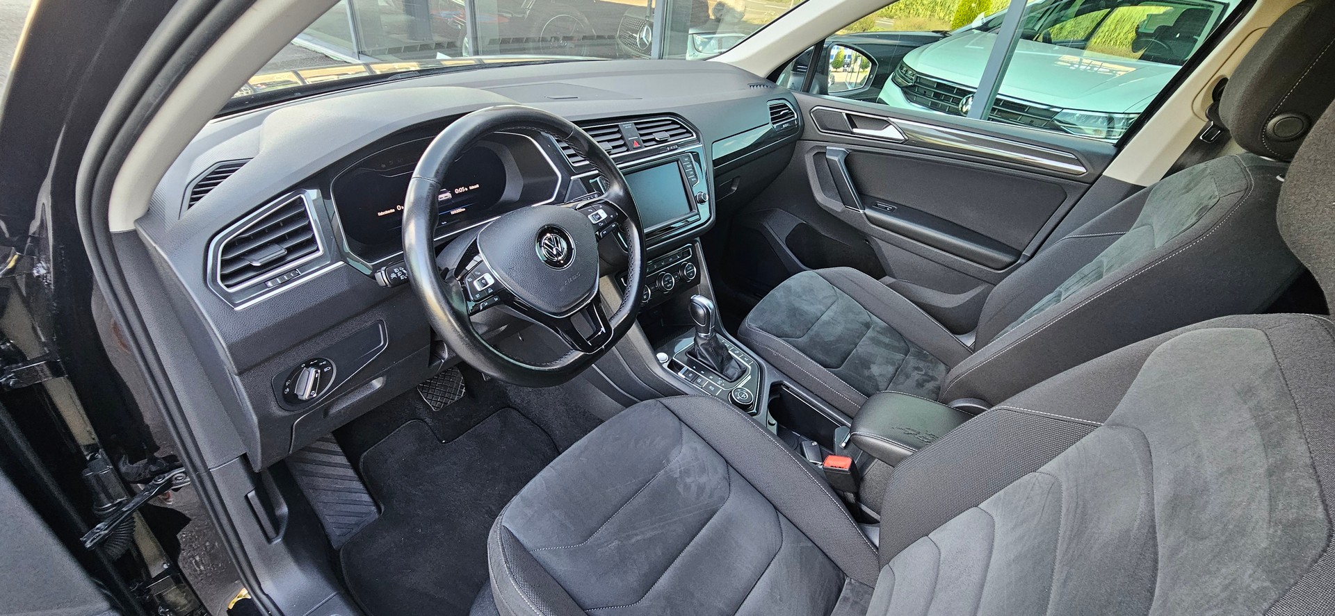 VW Tiguan 2.0 TDI SCR Highline4Motion DSG-image-6