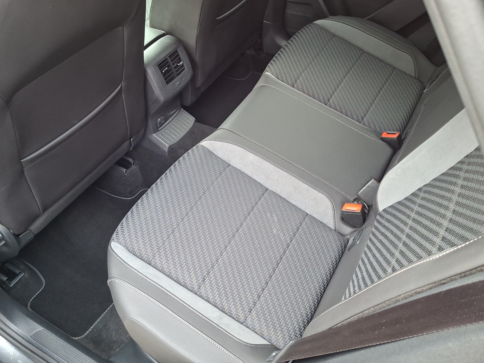 VW T-Roc 2.0 TSI Sport DSG 4Motion-image-20