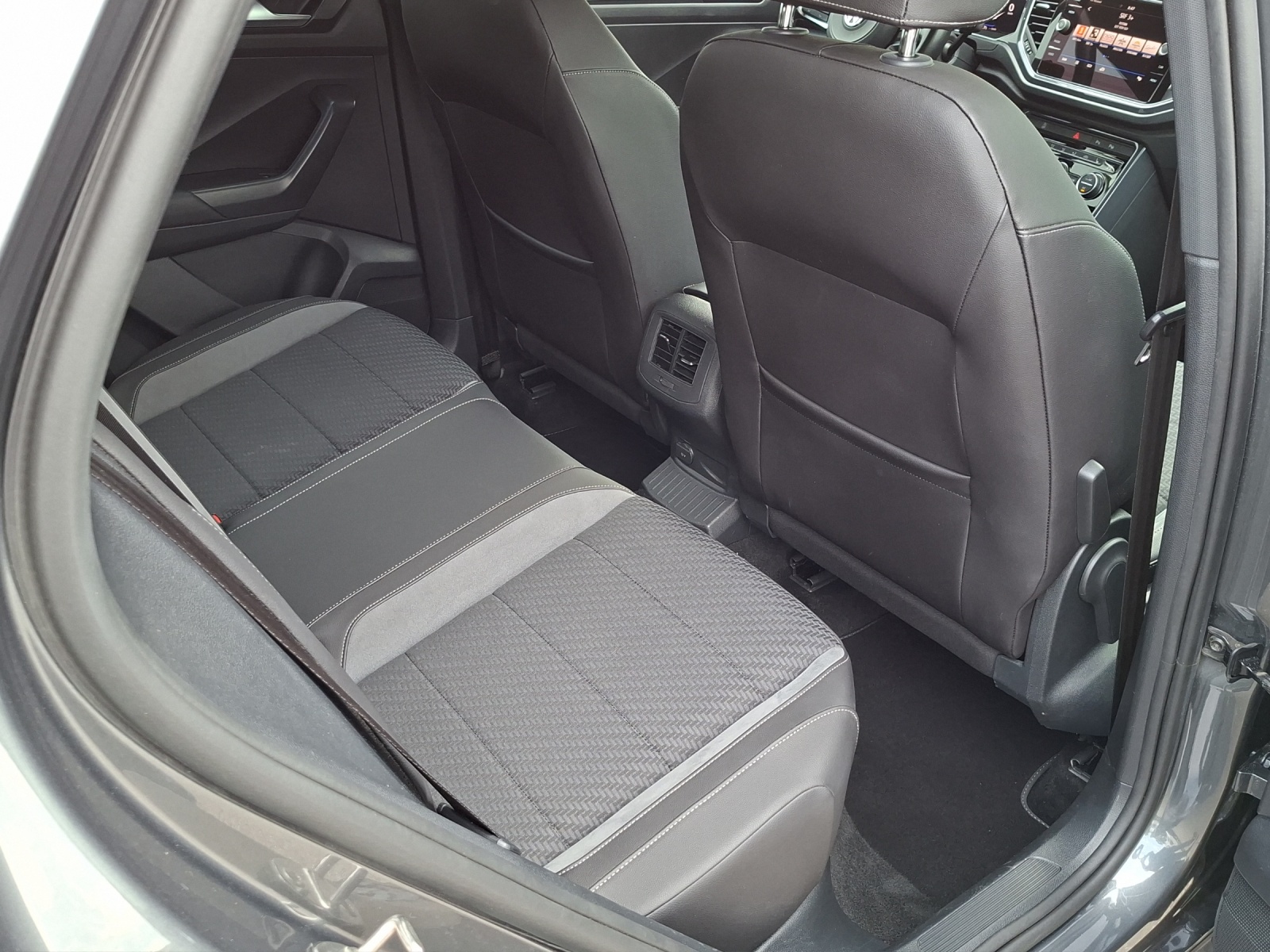 VW T-Roc 2.0 TSI Sport DSG 4Motion-image-21