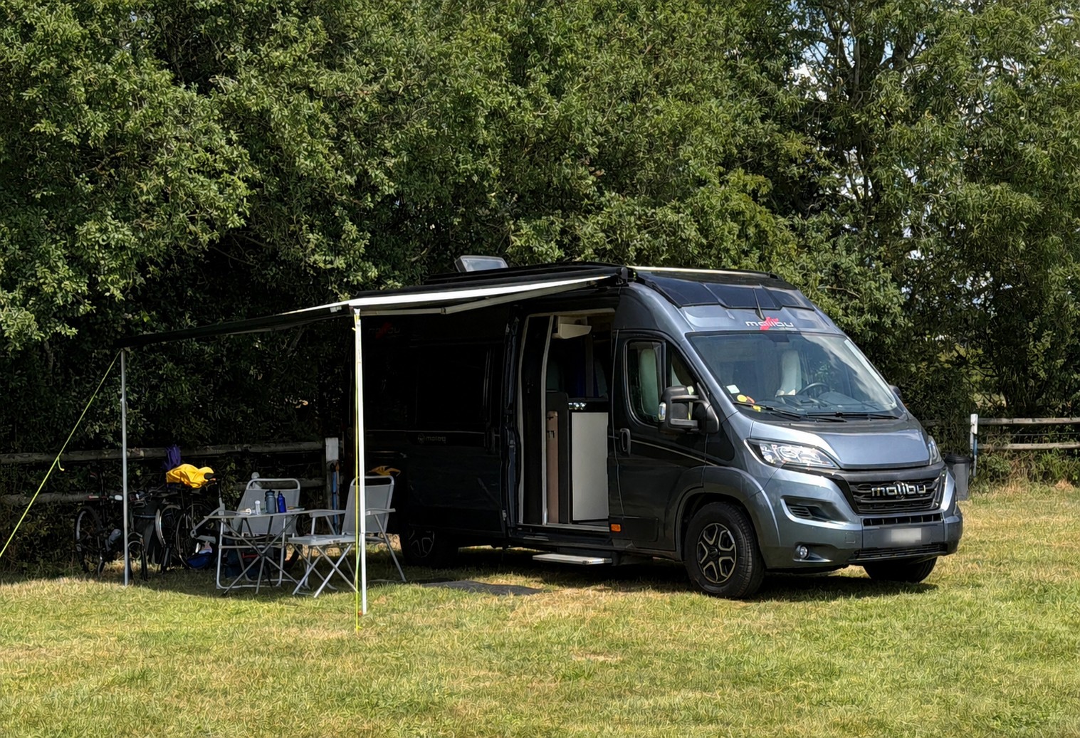 MALIBU Van 640 Charming Professional-image-1