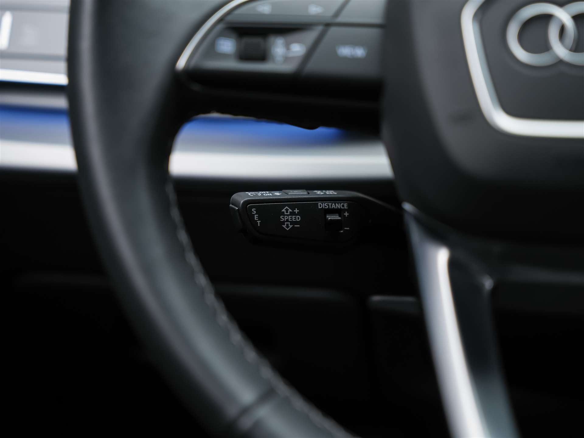 AUDI Q7 45 TDI quattro tiptronic *7 Plätzer*22" Felgen*Head Up*360° Kamera*-image-32