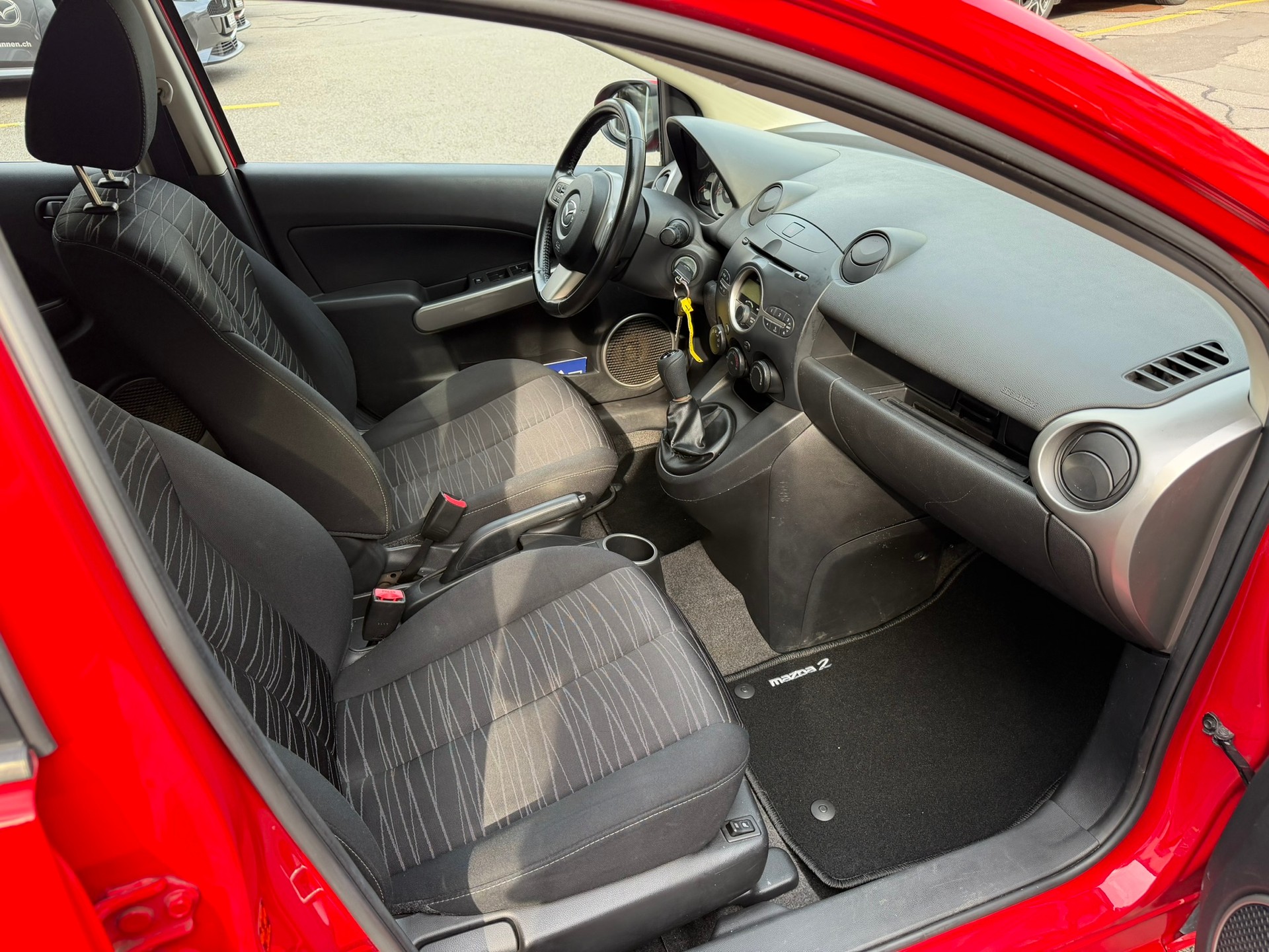 MAZDA 2 1.3i 16V Exclusive-image-12