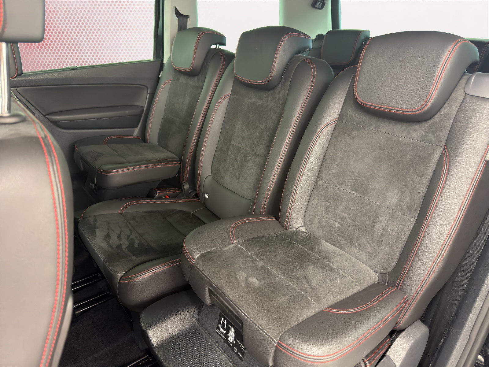 SEAT Alhambra 2.0 TDI DSG SWISS FR-image-12
