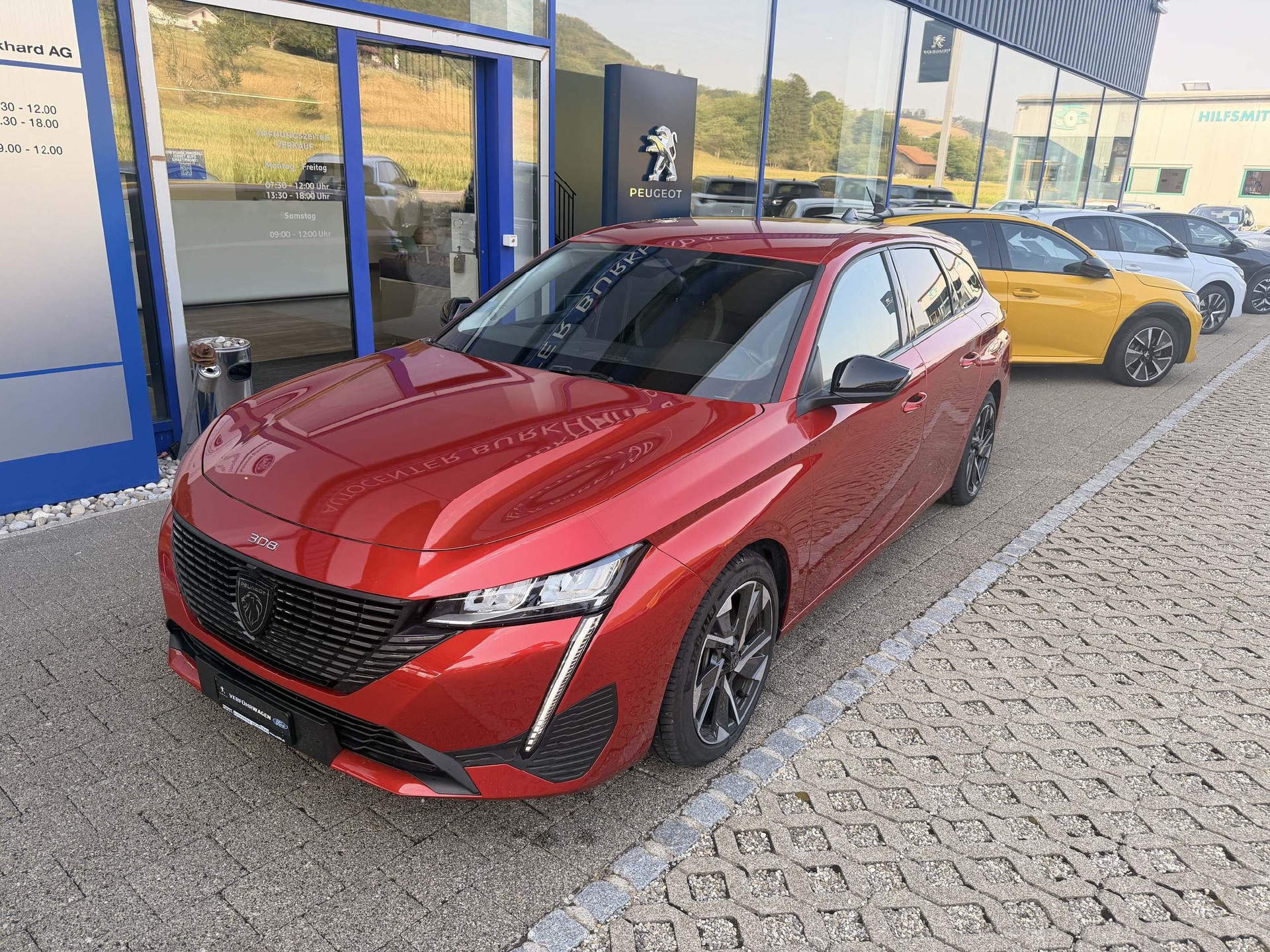 PEUGEOT 308 SW 1.6 PHEV 180 Allure-image-1
