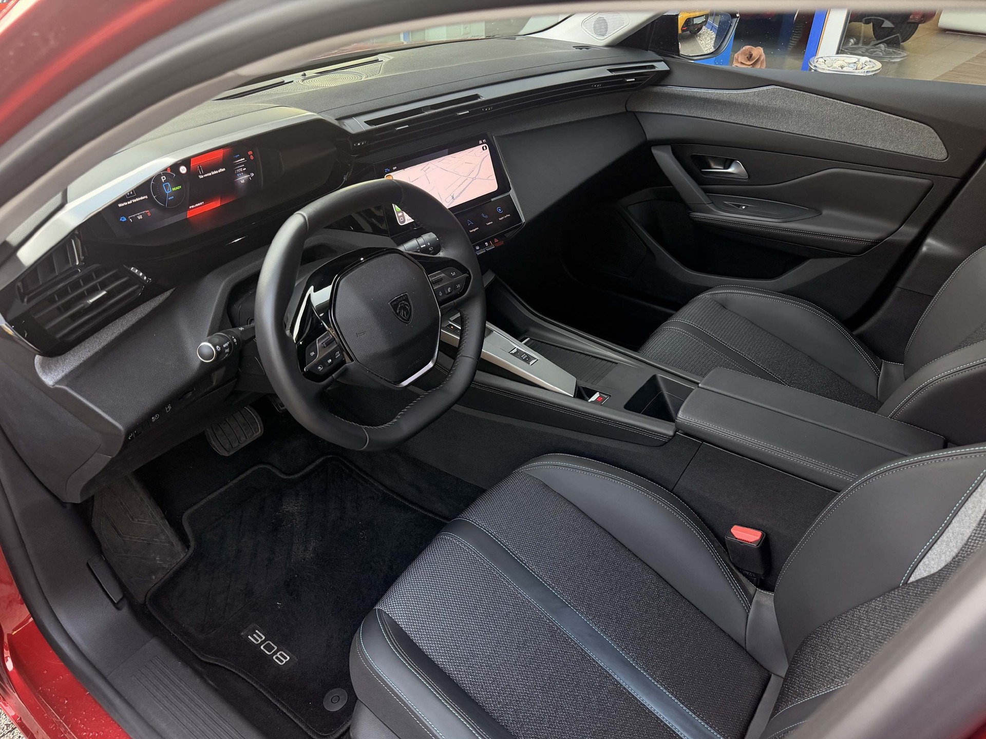PEUGEOT 308 SW 1.6 PHEV 180 Allure-image-10