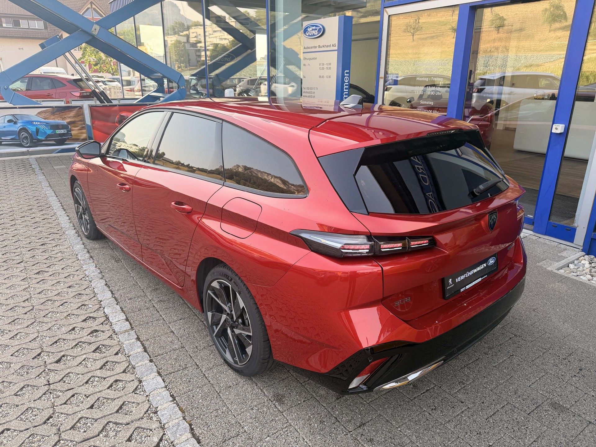 PEUGEOT 308 SW 1.6 PHEV 180 Allure-image-6