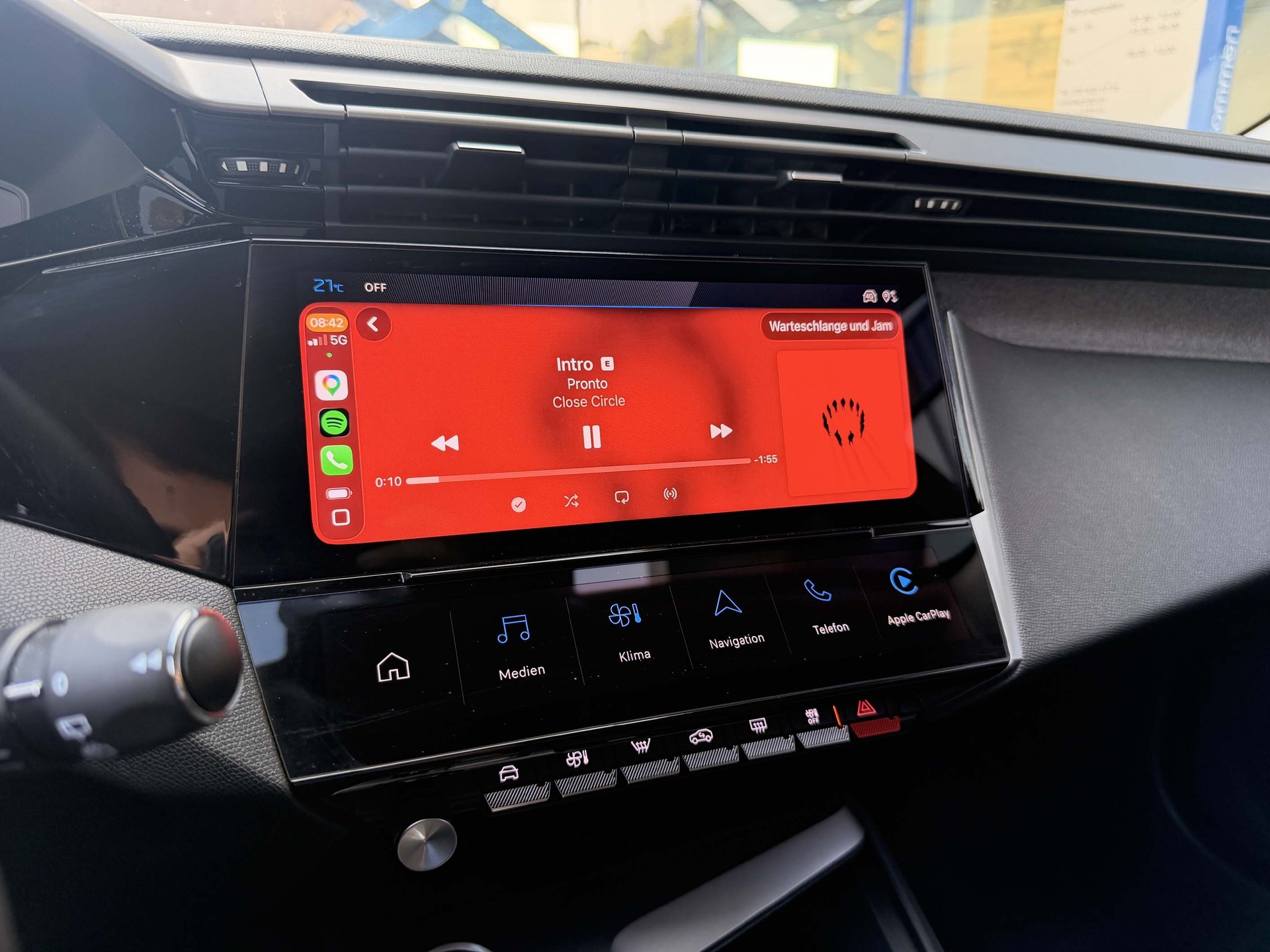 PEUGEOT 308 SW 1.6 PHEV 180 Allure-image-13