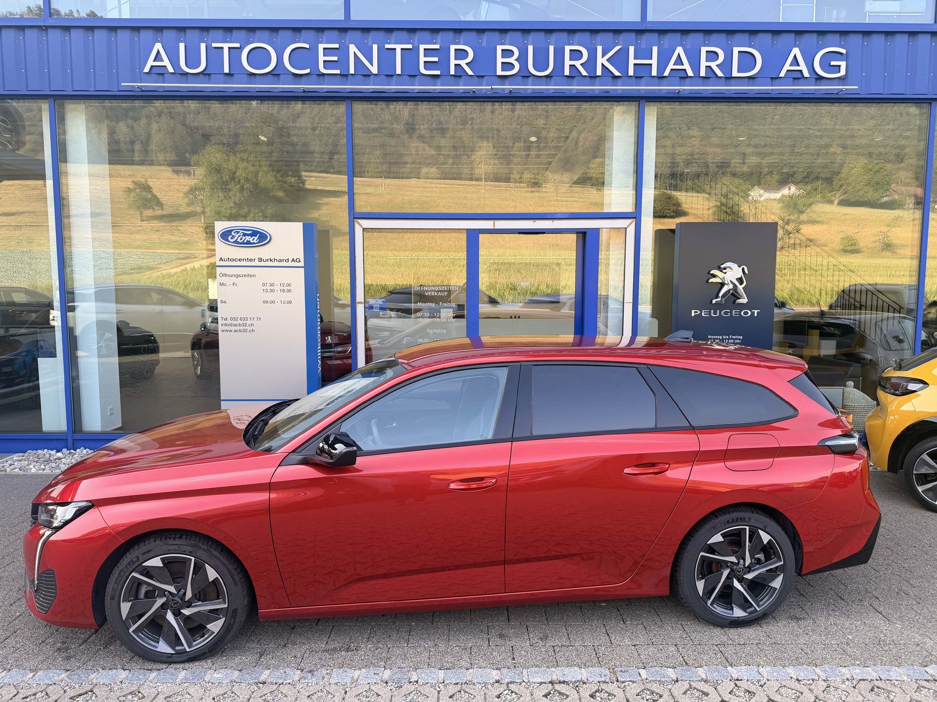 PEUGEOT 308 SW 1.6 PHEV 180 Allure-image-0