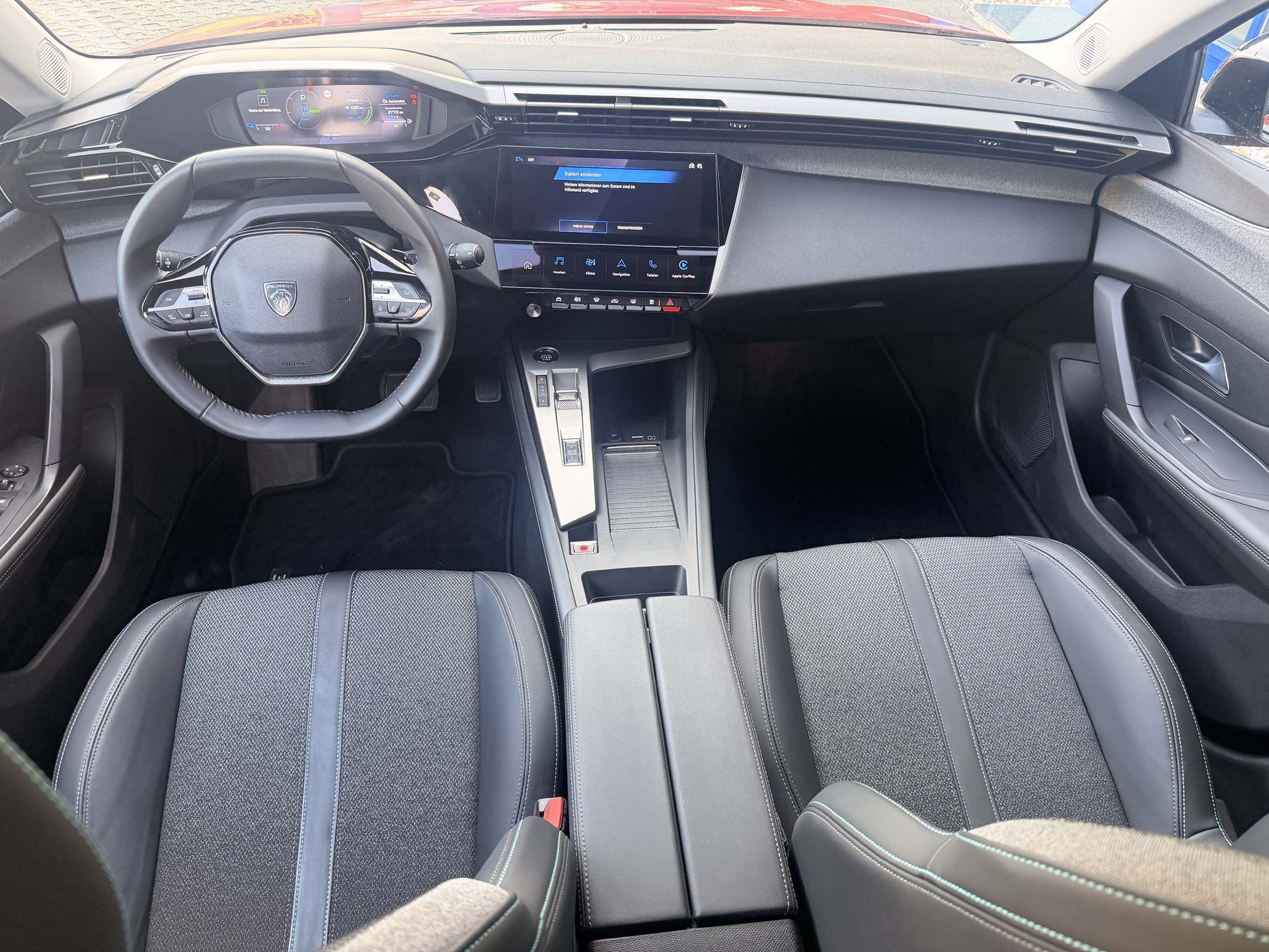 PEUGEOT 308 SW 1.6 PHEV 180 Allure-image-9