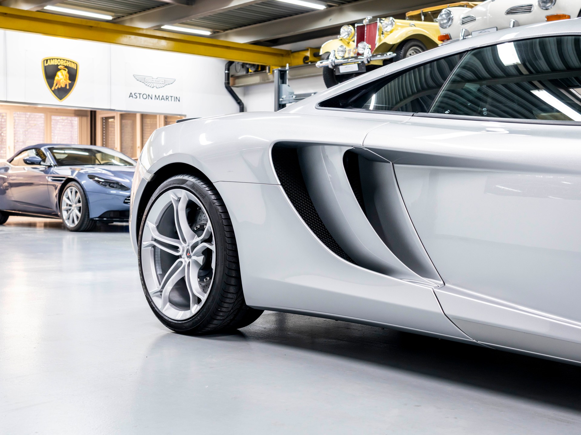 McLAREN MP4-12C Coupé 3.8 V8 SSG-image-11