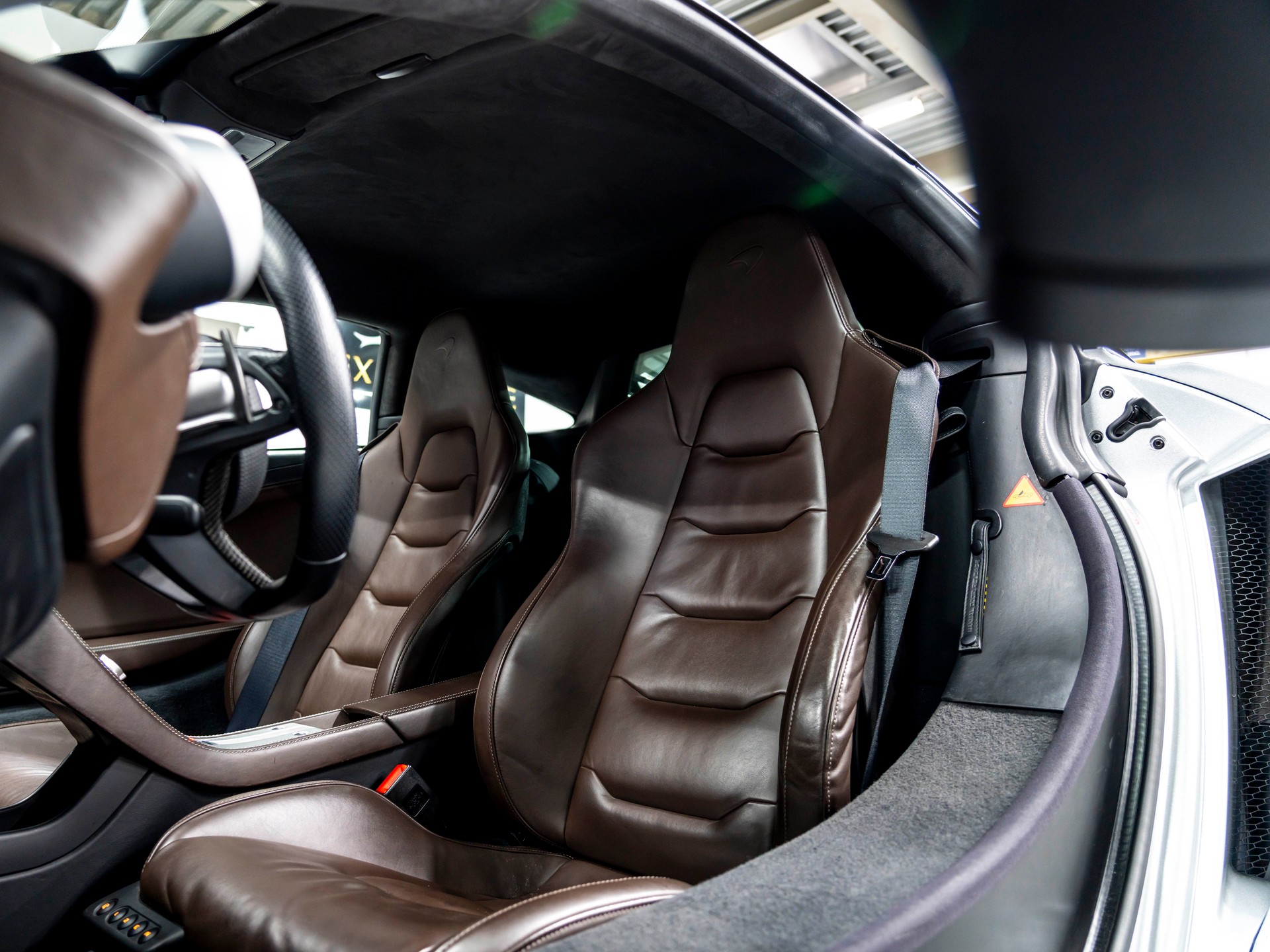 McLAREN MP4-12C Coupé 3.8 V8 SSG-image-17