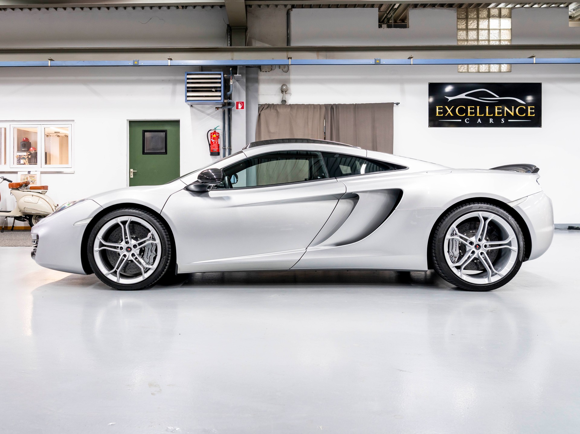 McLAREN MP4-12C Coupé 3.8 V8 SSG-image-3