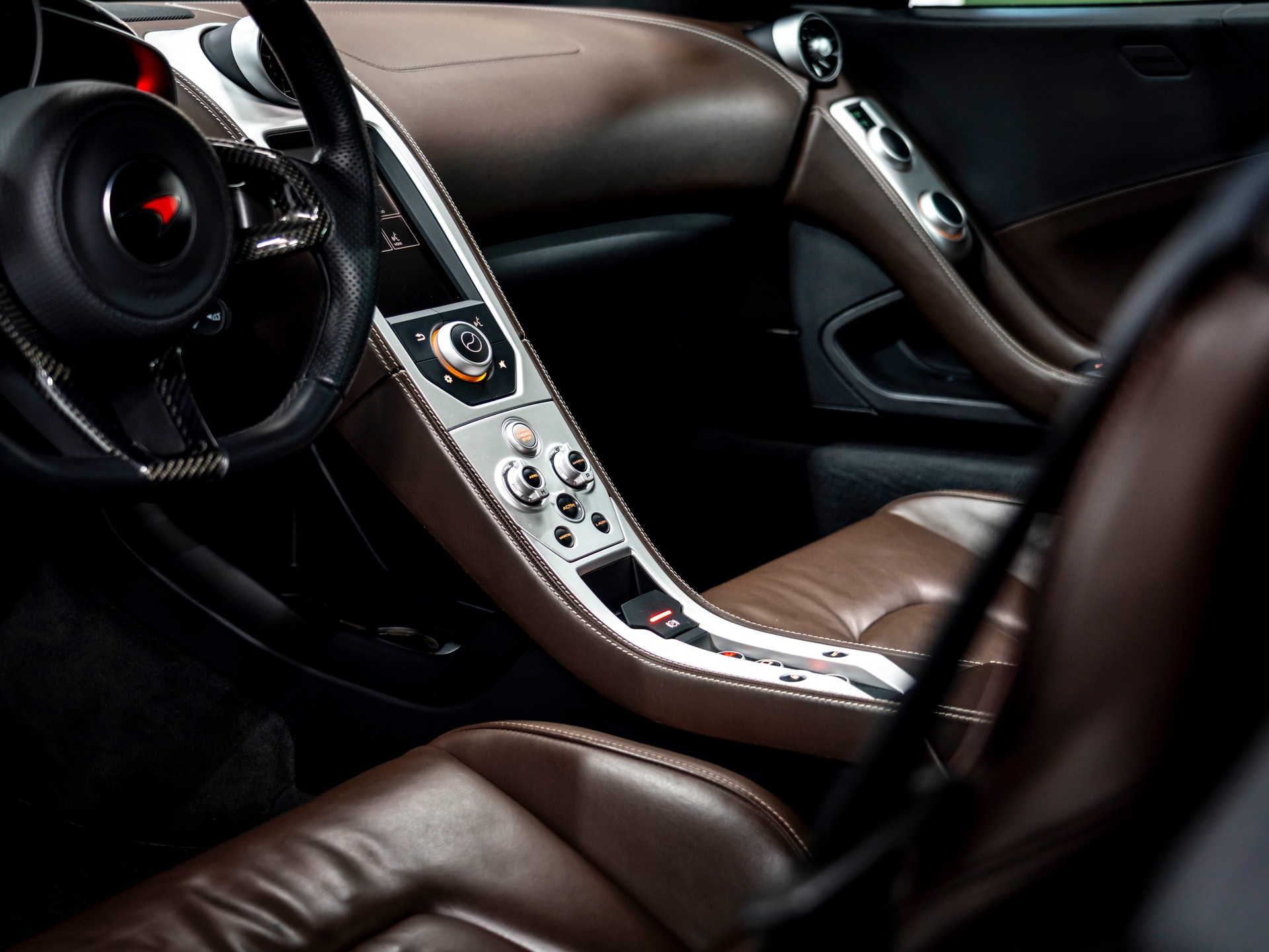 McLAREN MP4-12C Coupé 3.8 V8 SSG-image-16