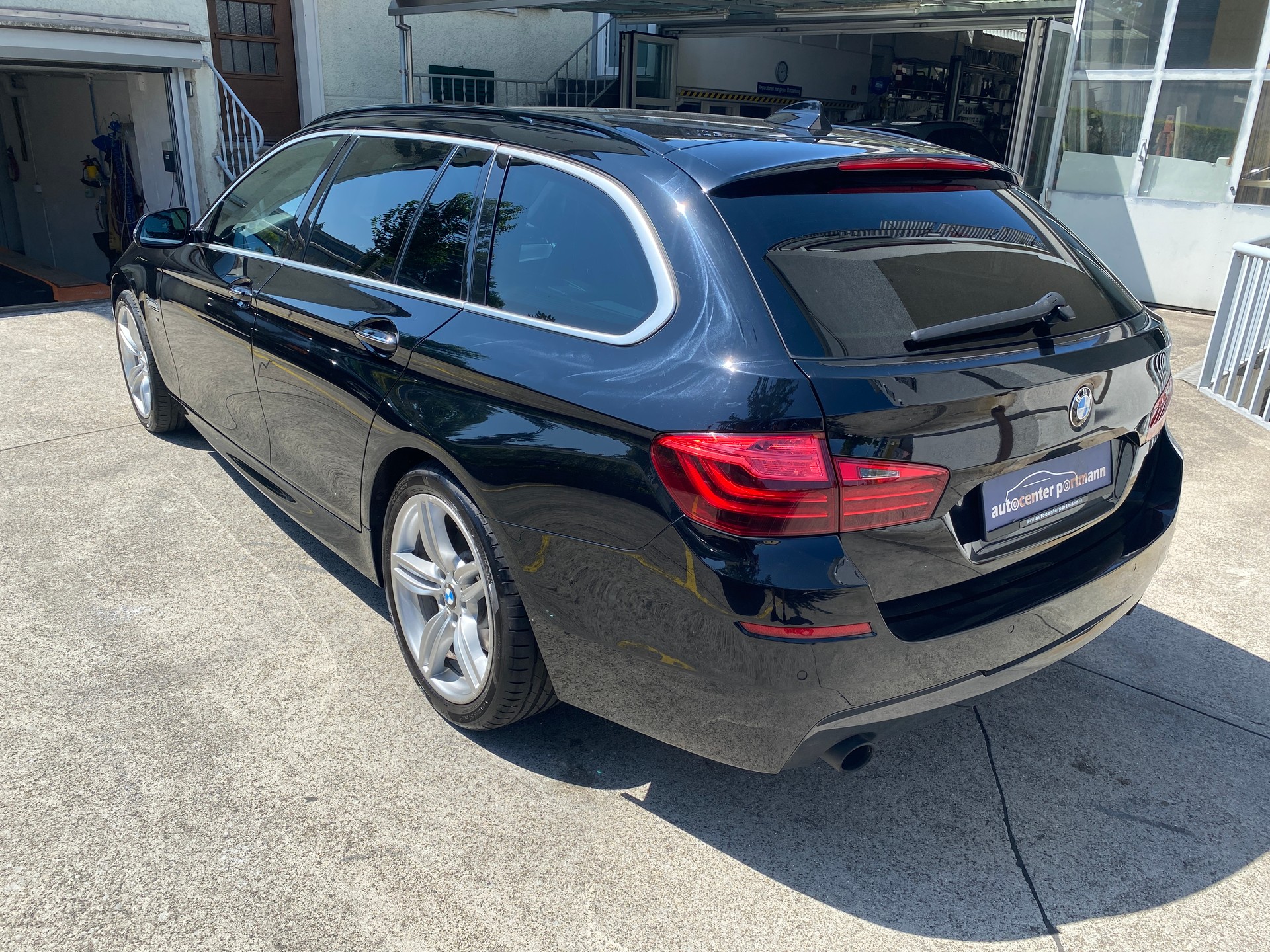 BMW 535i Touring xDrive Steptronic-image-11