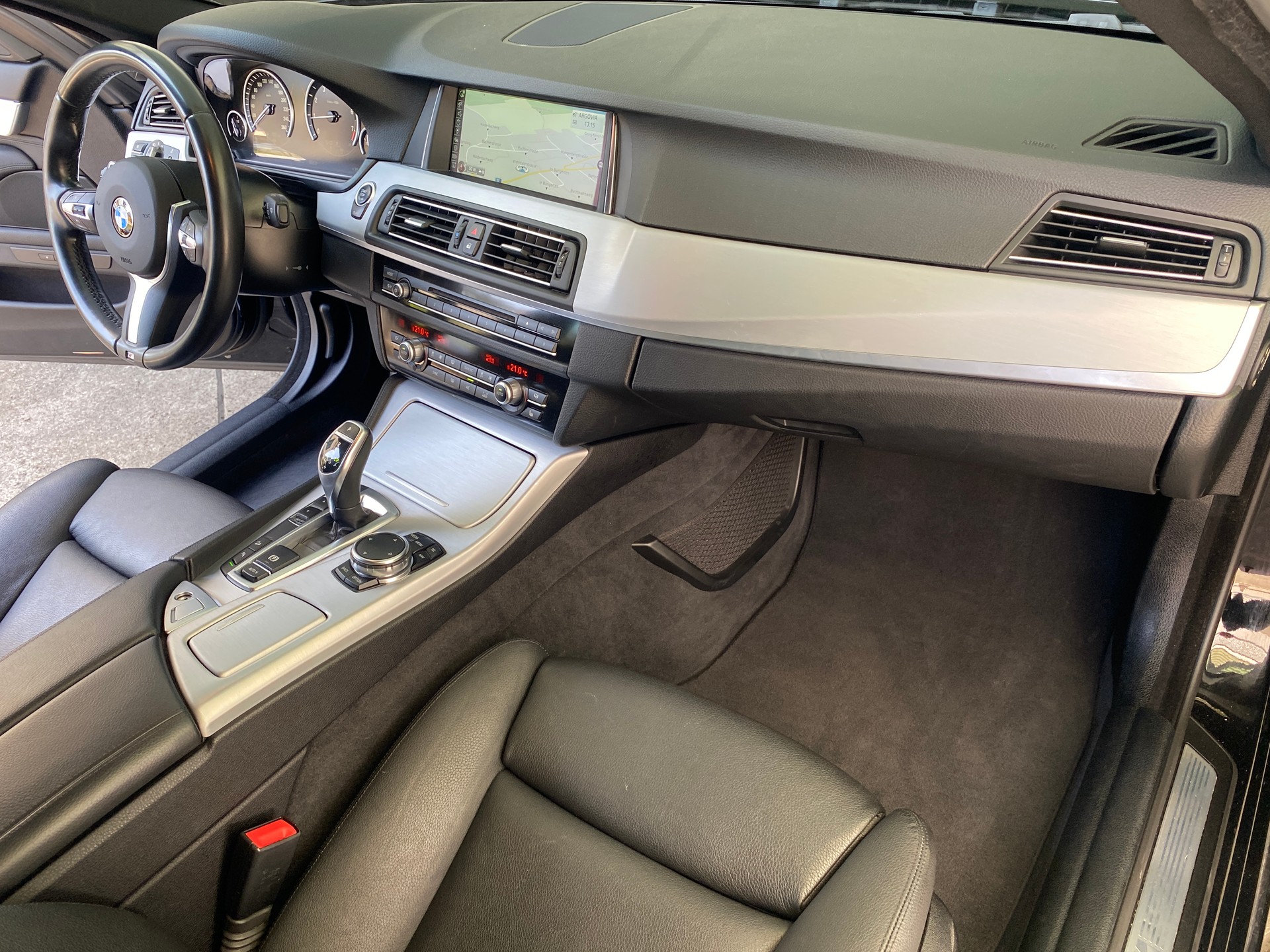 BMW 535i Touring xDrive Steptronic-image-23