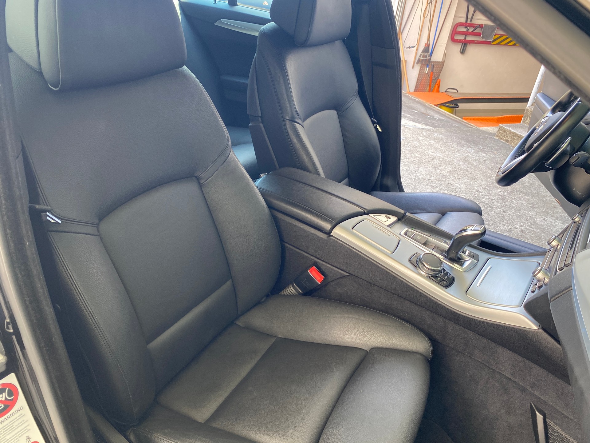 BMW 535i Touring xDrive Steptronic-image-24