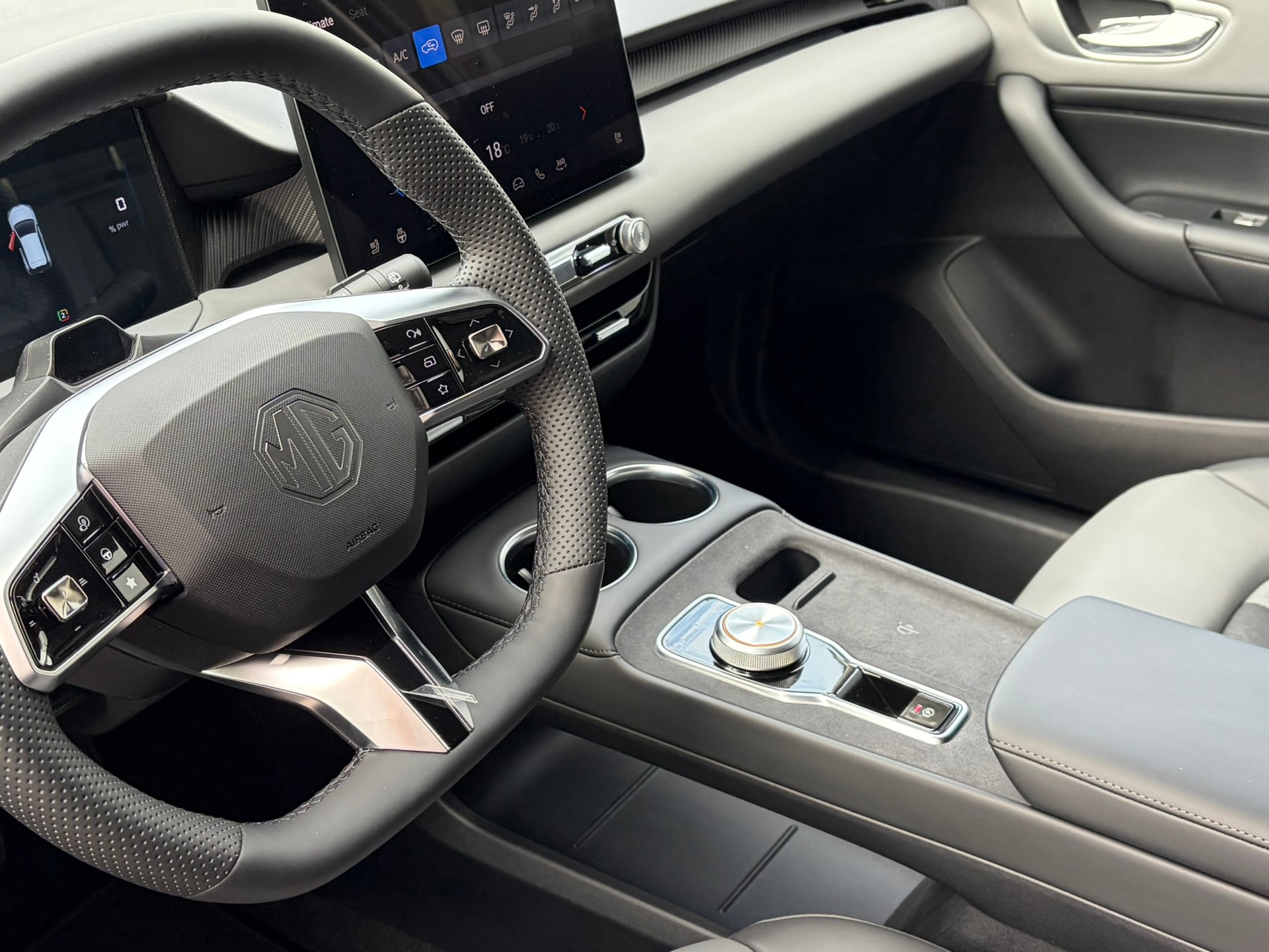 MG 4 EV 64kWh Premium-image-10